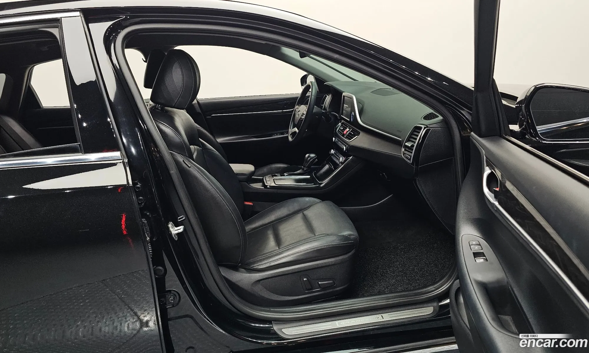 Hyundai Grandeur IG 2018 KMHF141CBKA180655 — 16