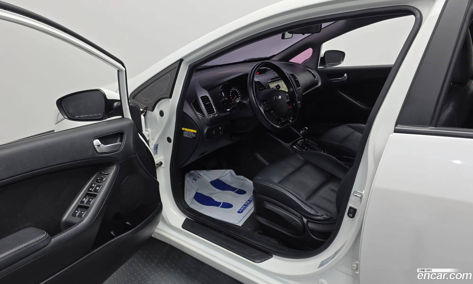 Kia K3 2016 KNAFK412BHA695747 — 10