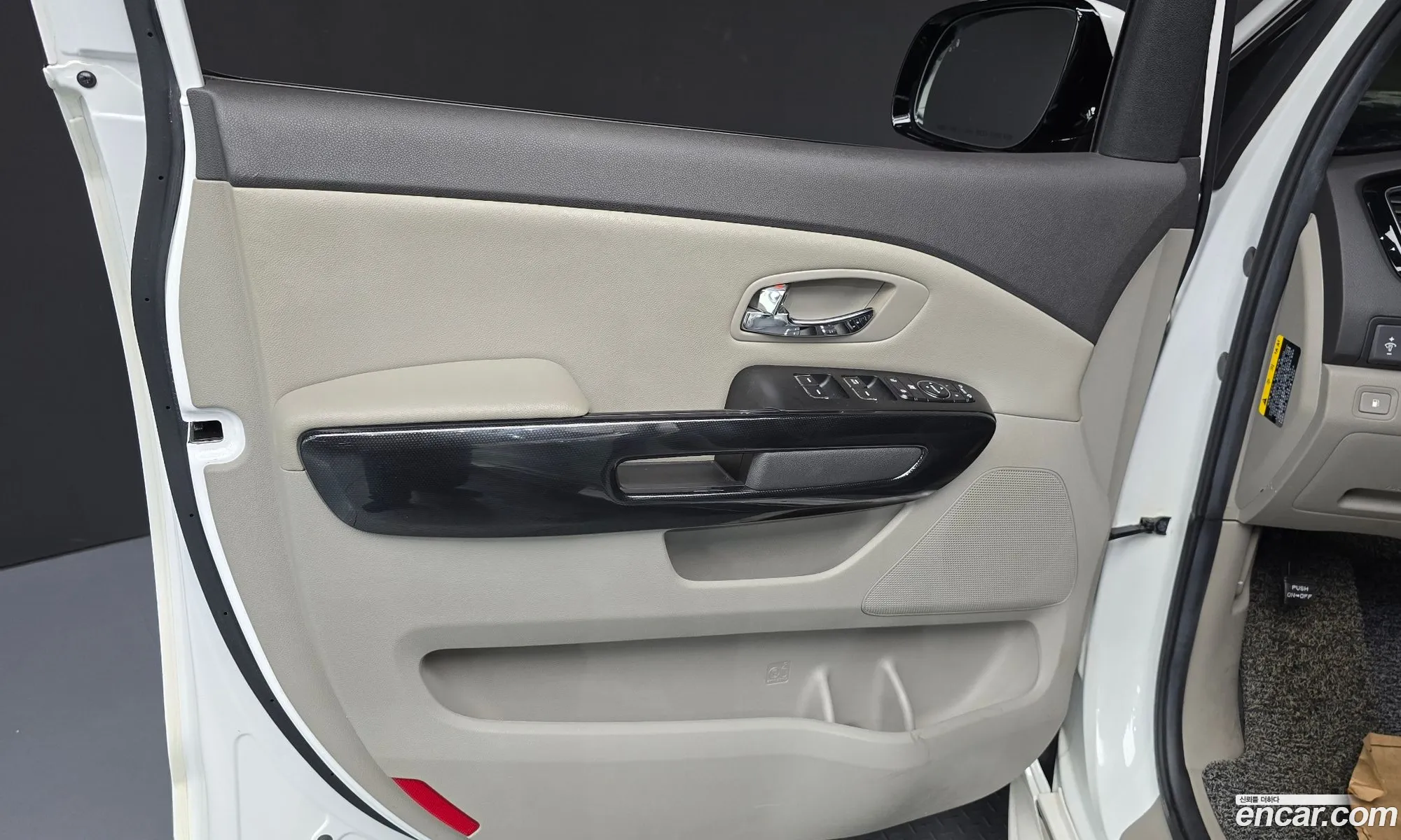Kia Carnival 2018 KNAMC81ABJS425302 — 15