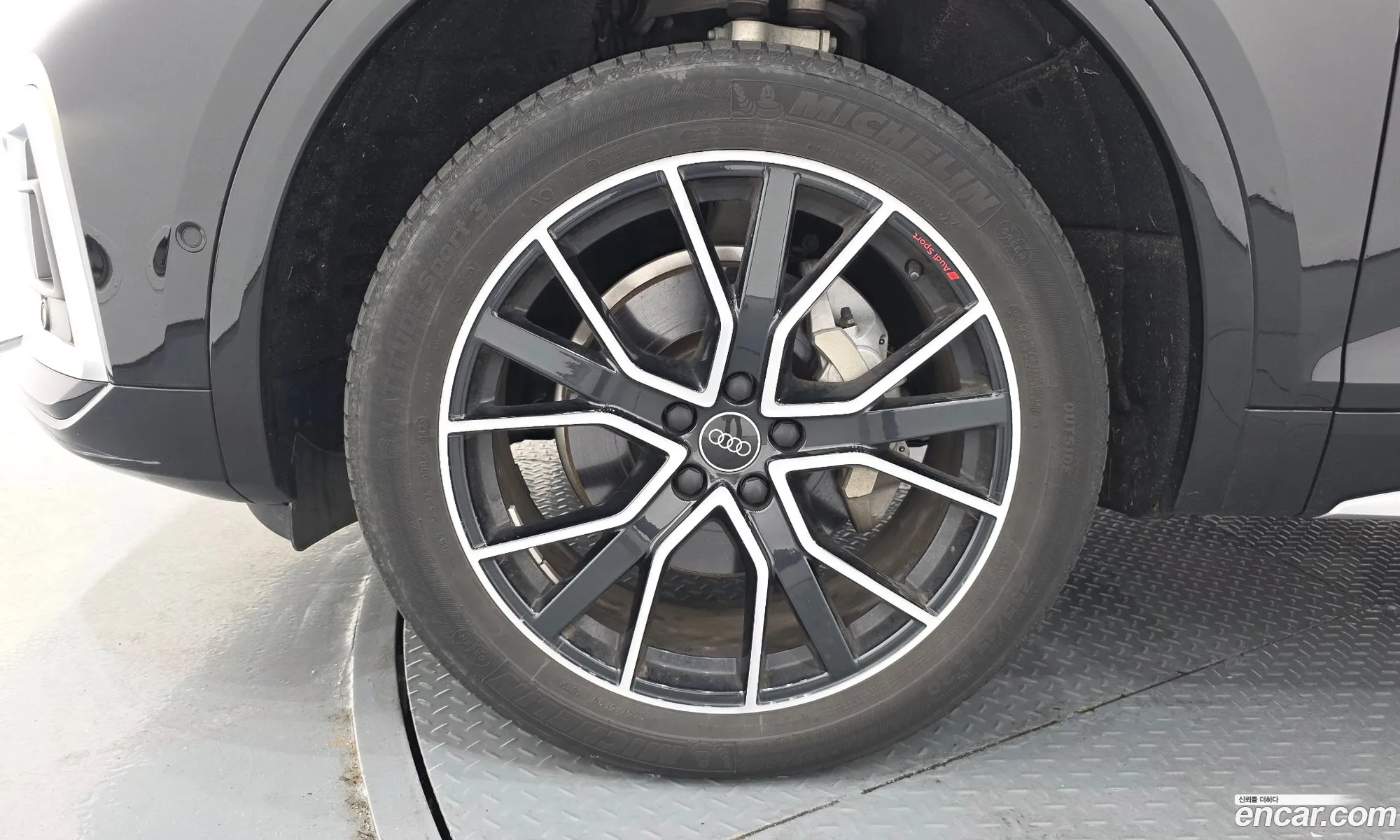 Audi Q5 2024 WAUZZZFY2R2000594 — 11