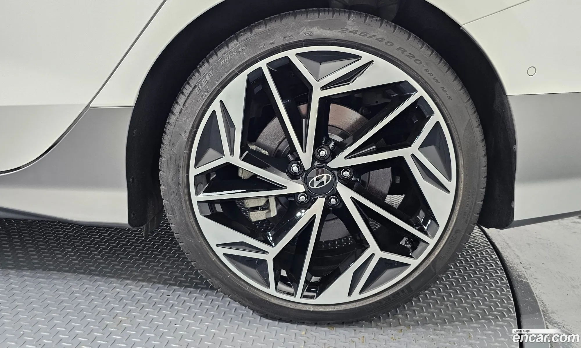 Hyundai Ioniq 6 2022 KMHM541CPPA004601 — 24