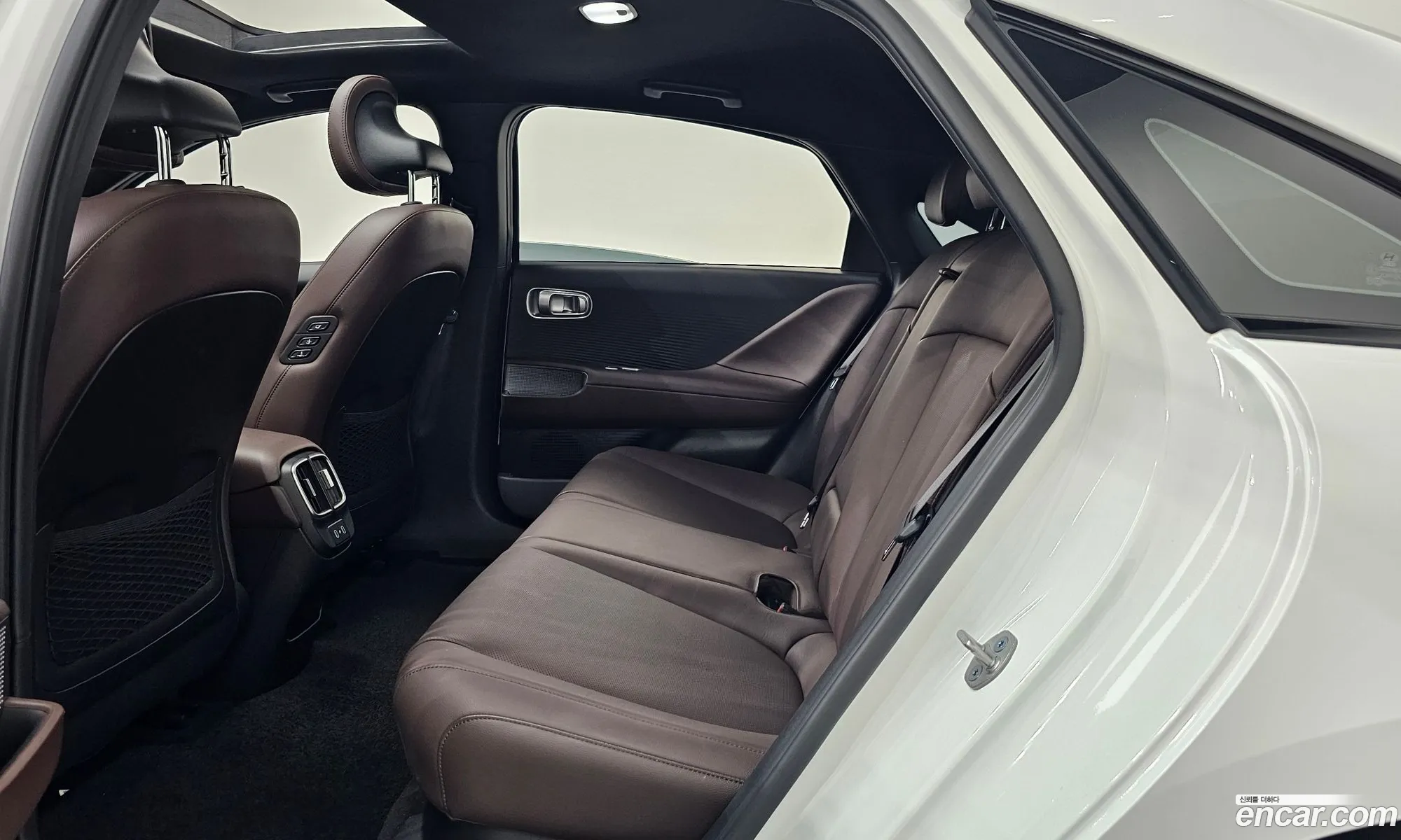 Hyundai Ioniq 6 2022 KMHM541CPPA004601 — 32