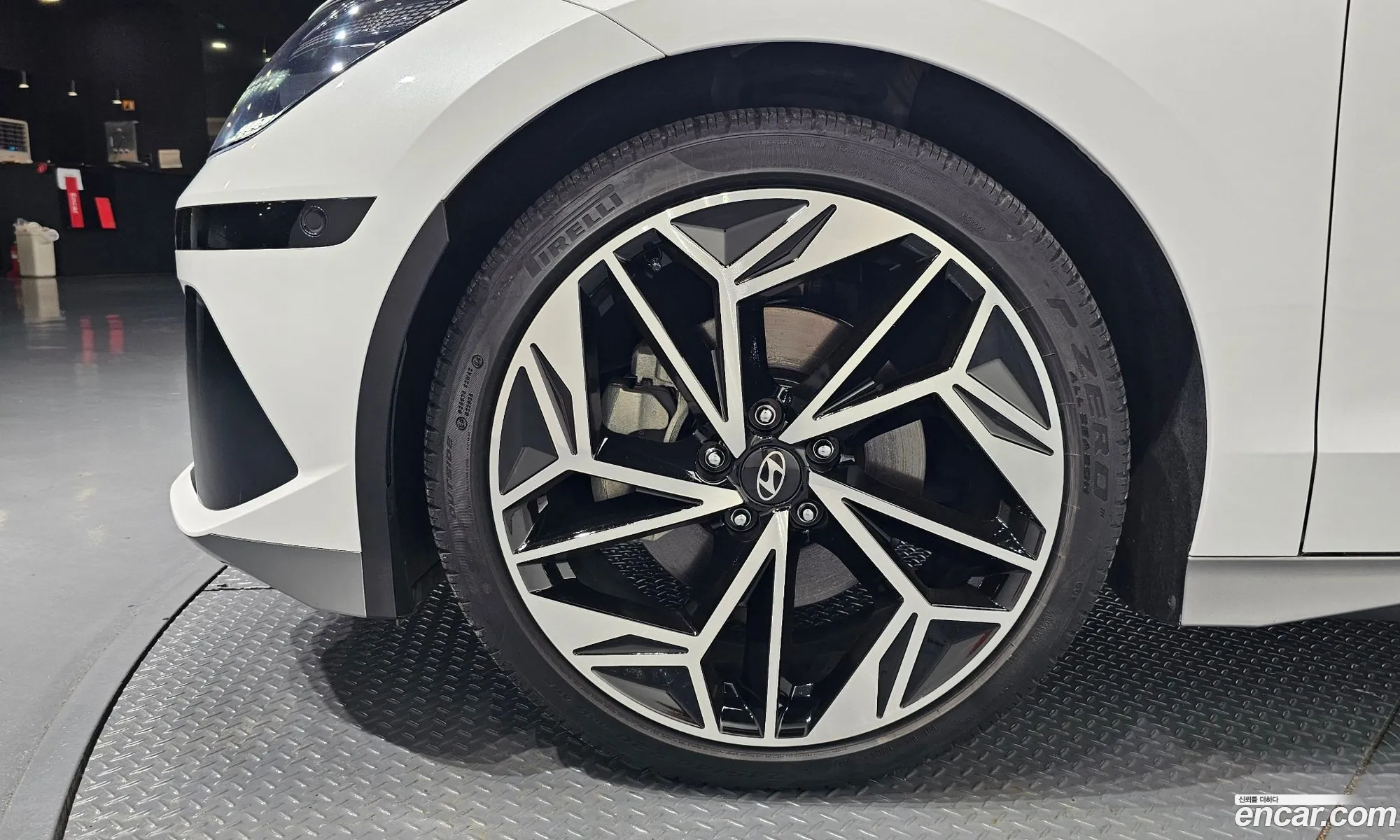 Hyundai Ioniq 6 2022 KMHM541CPPA004601 — 25