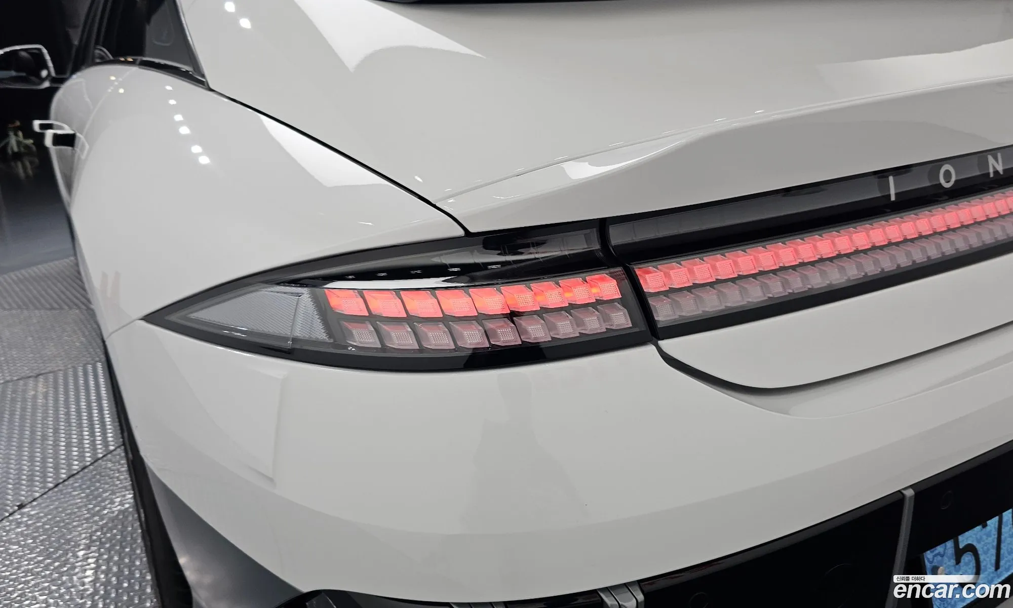 Hyundai Ioniq 6 2022 KMHM541CPPA004601 — 31