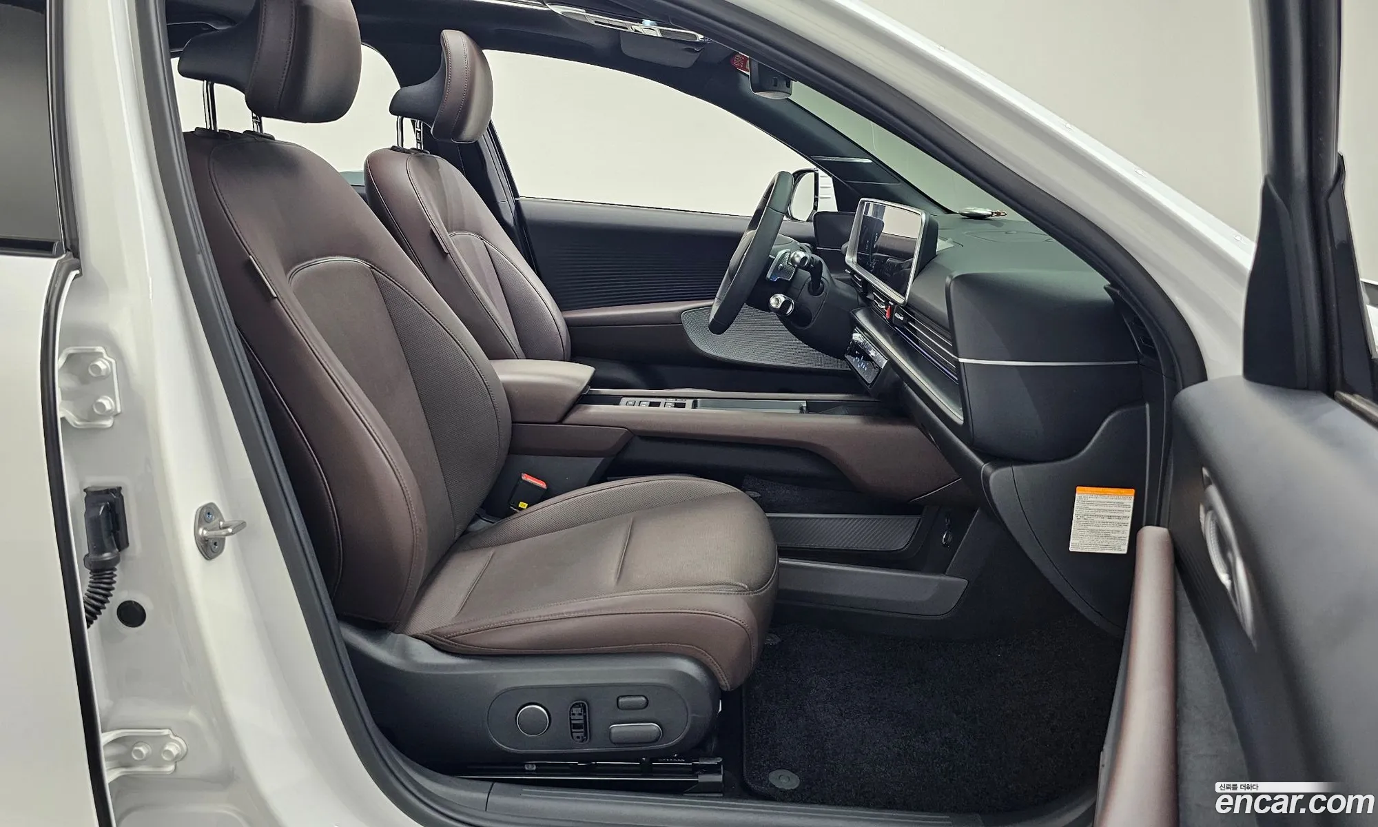 Hyundai Ioniq 6 2022 KMHM541CPPA004601 — 13