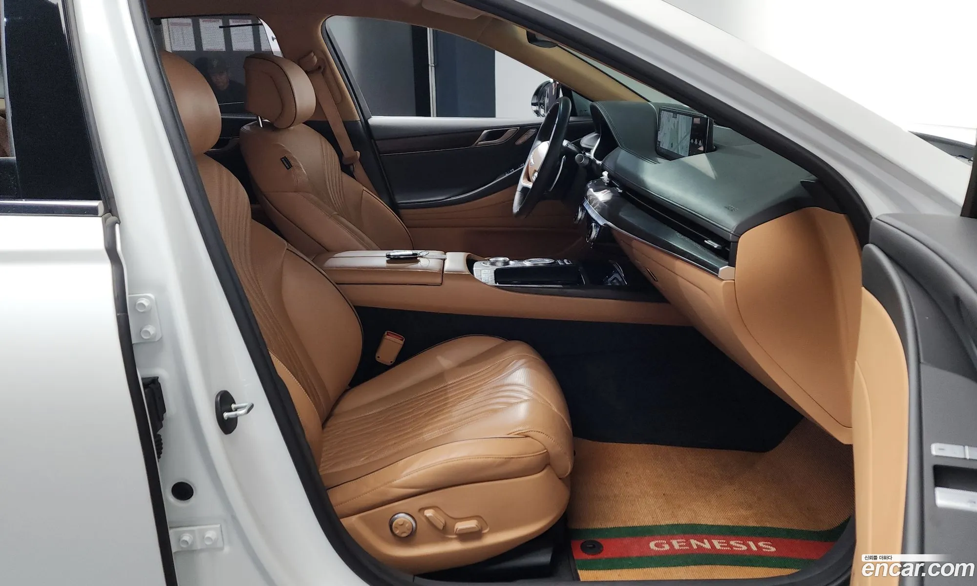 Genesis G80 2020 KMTGB41CBMU031825 — 30
