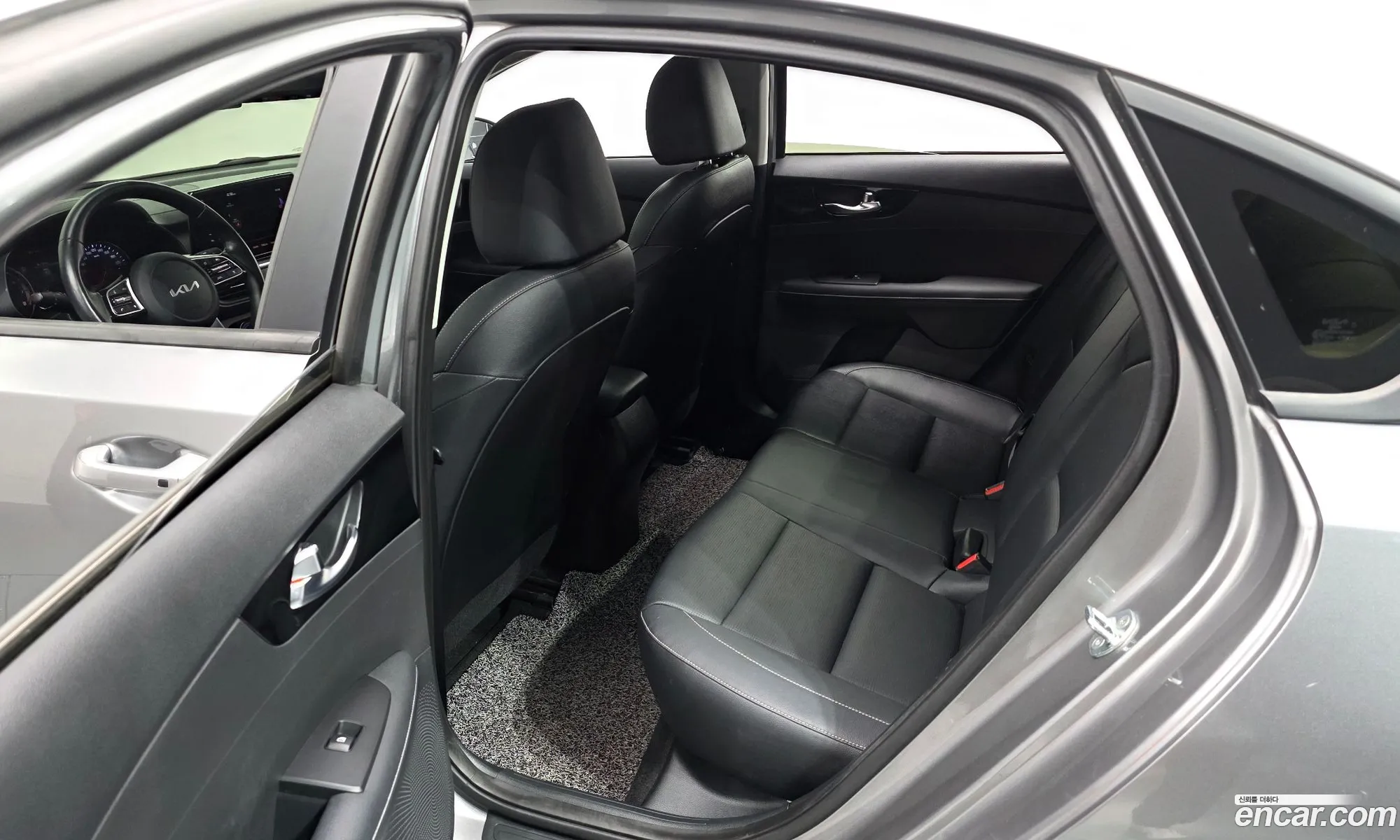 Kia K3 2023 KNAF241BEPA956428 — 10