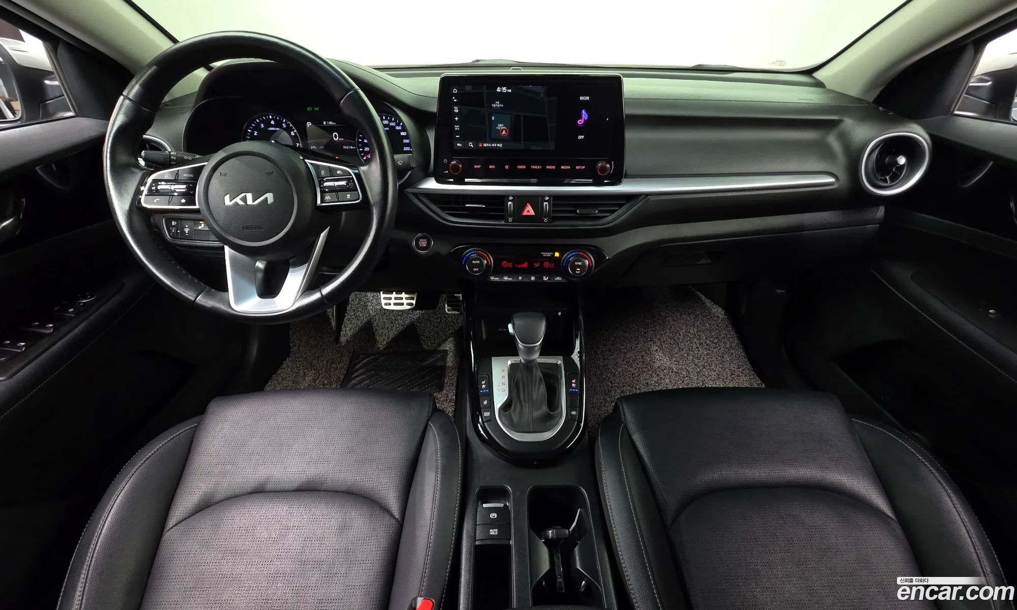 Kia K3 2023 KNAF241BEPA956428 — 17