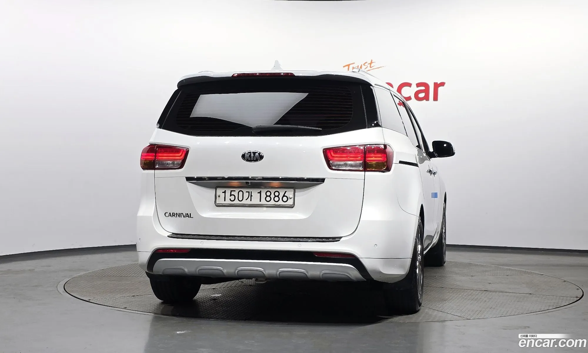 Kia Carnival 2016 — 17