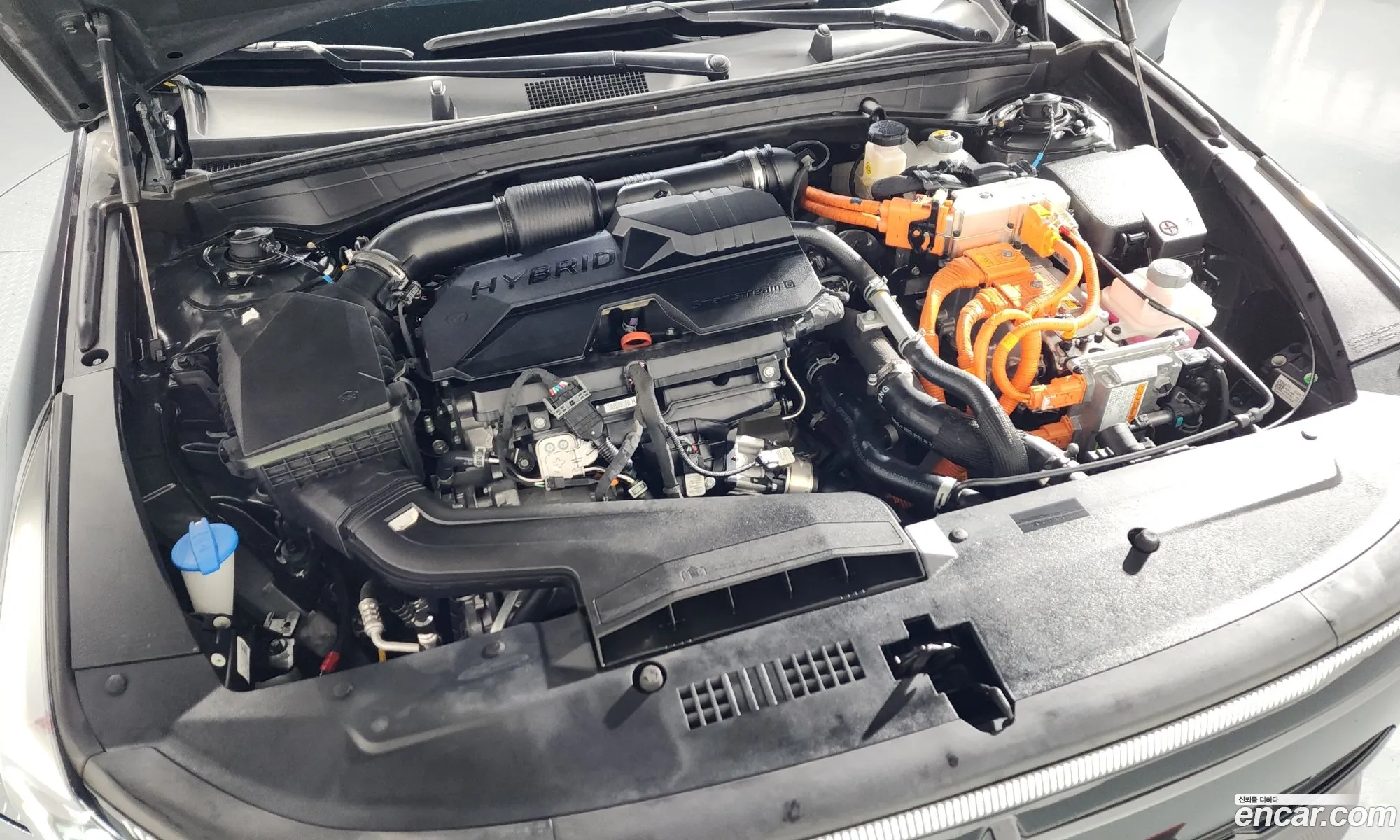 Kia K8 Hybrid 2024 — 8