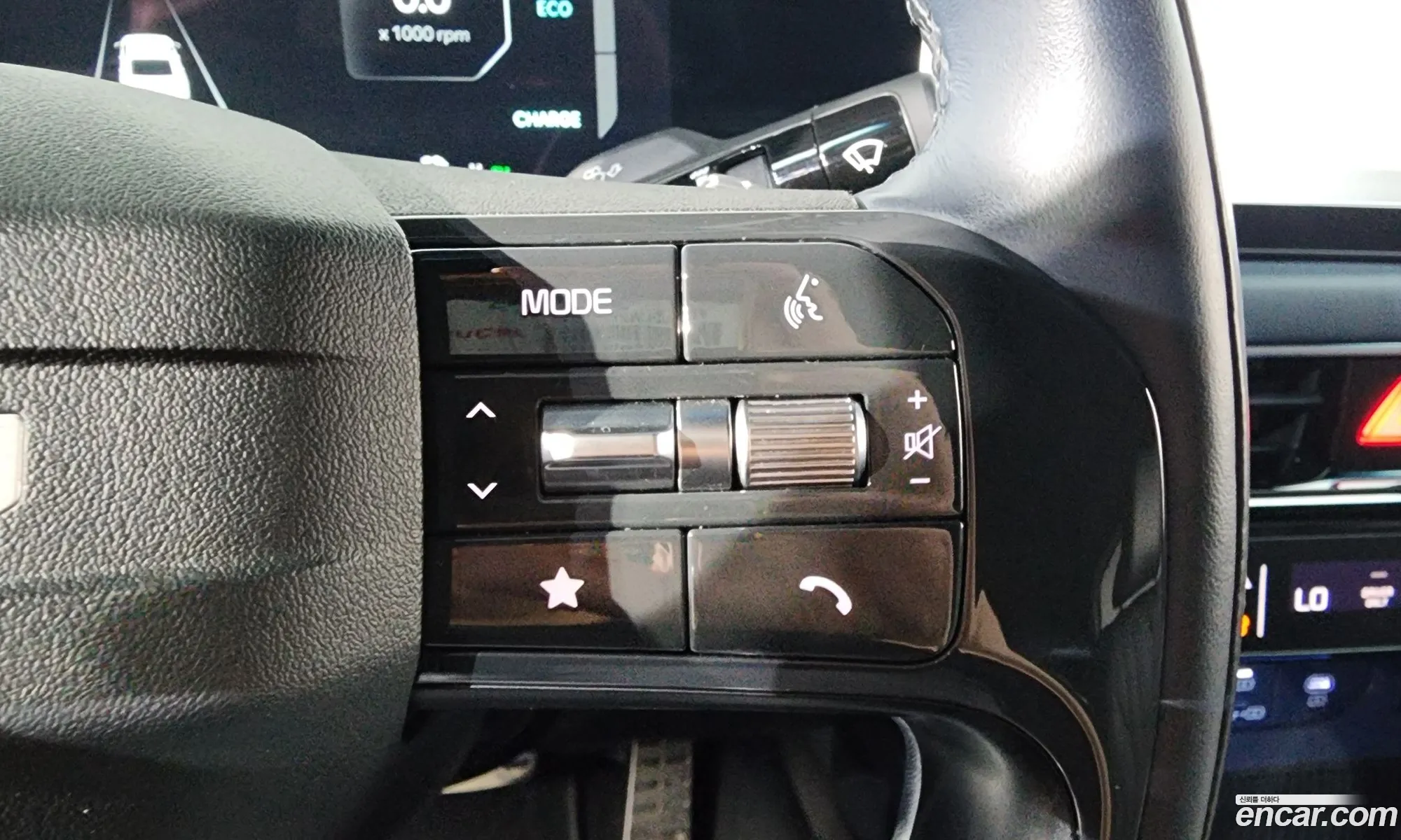 Kia K8 Hybrid 2024 — 32