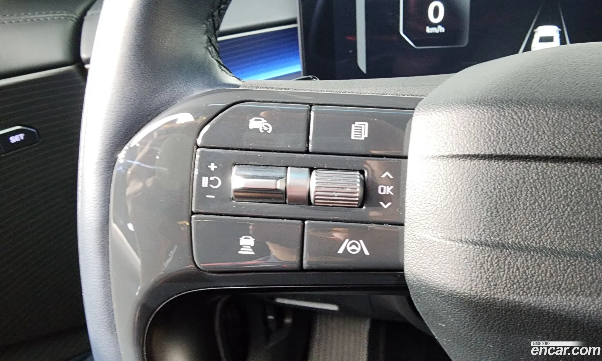 Kia K8 Hybrid 2024 — 29