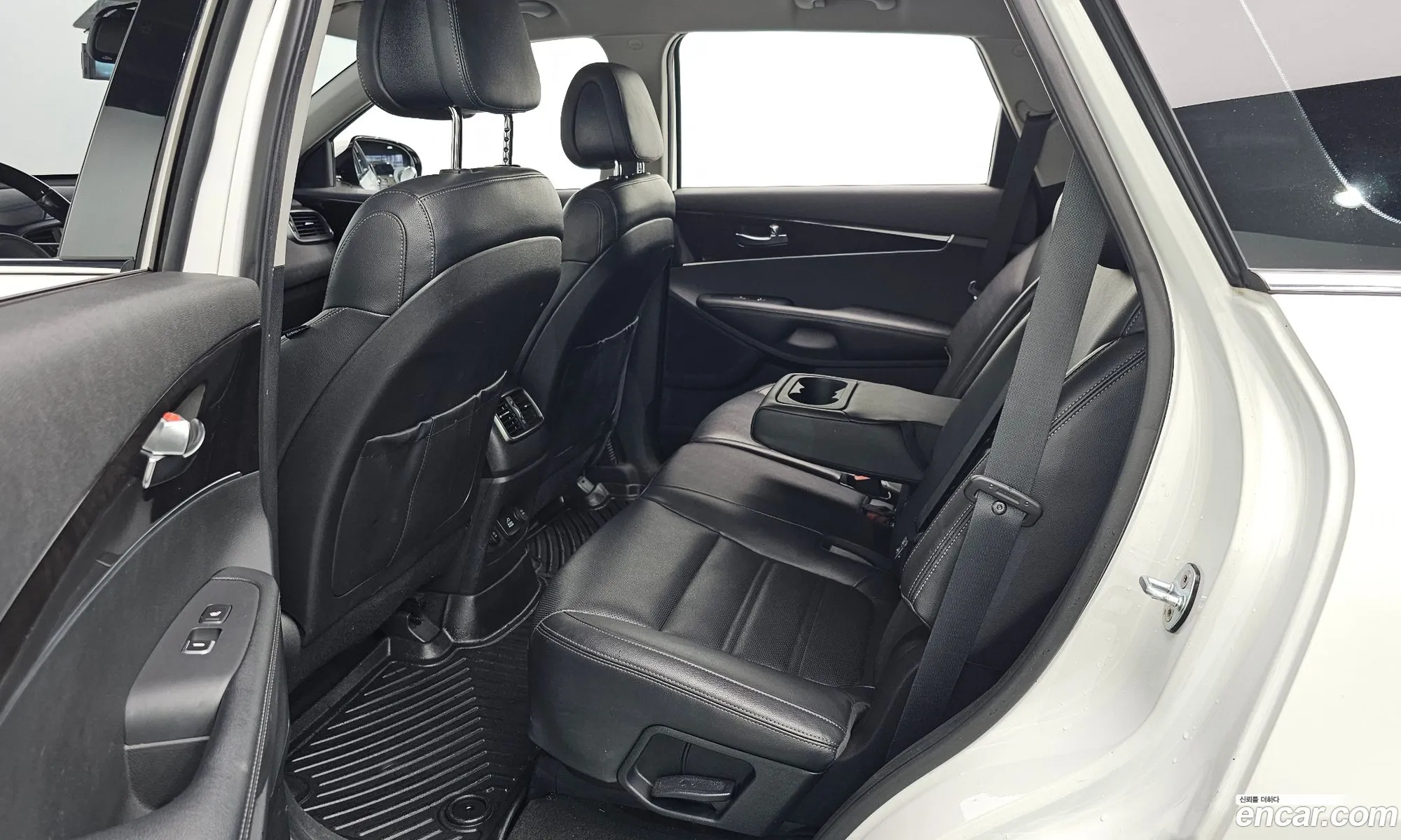 Kia Sorento 2016 KNAPH81BBGA216696 — 17
