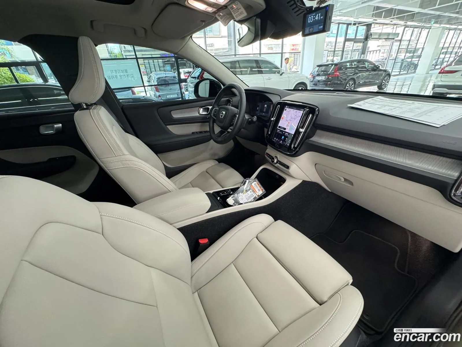 Volvo XC40 2025 — 13