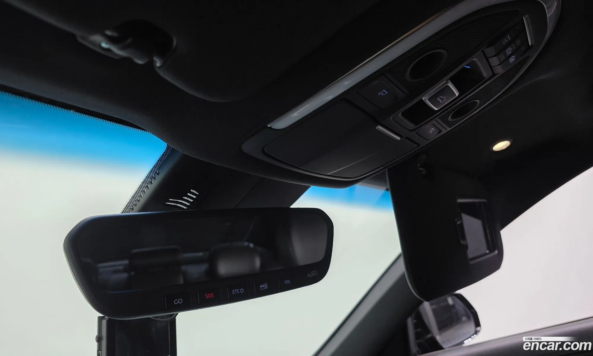 Genesis G80 2017 KMHGM41DDJU265319 — 3