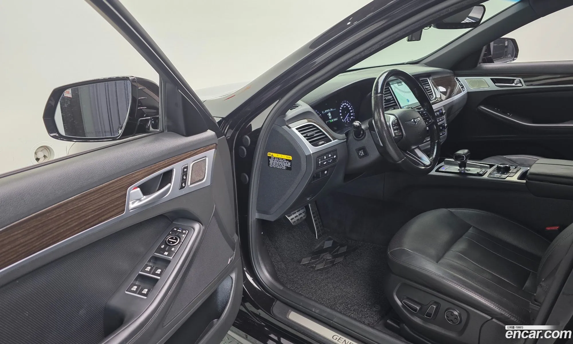 Genesis G80 2017 KMHGM41DDJU265319 — 19
