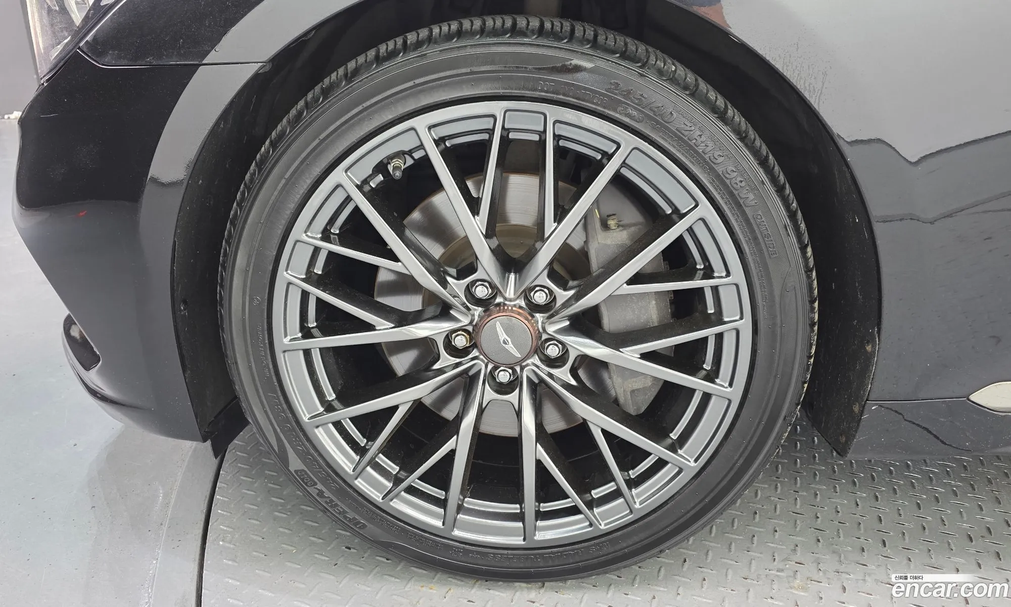 Genesis G80 2017 KMHGM41DDJU265319 — 26