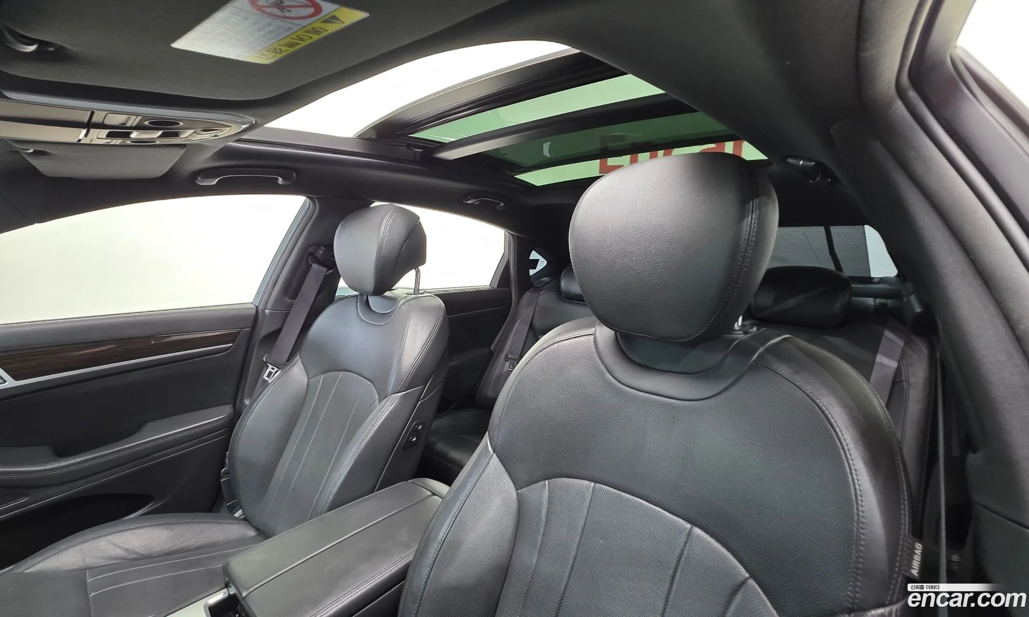 Genesis G80 2017 KMHGM41DDJU265319 — 10