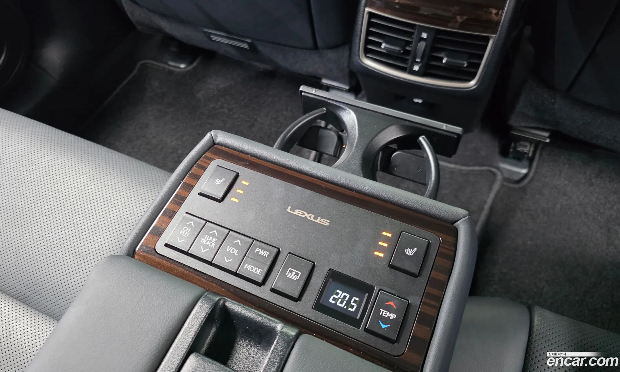 Lexus ES300h 2017 — 7