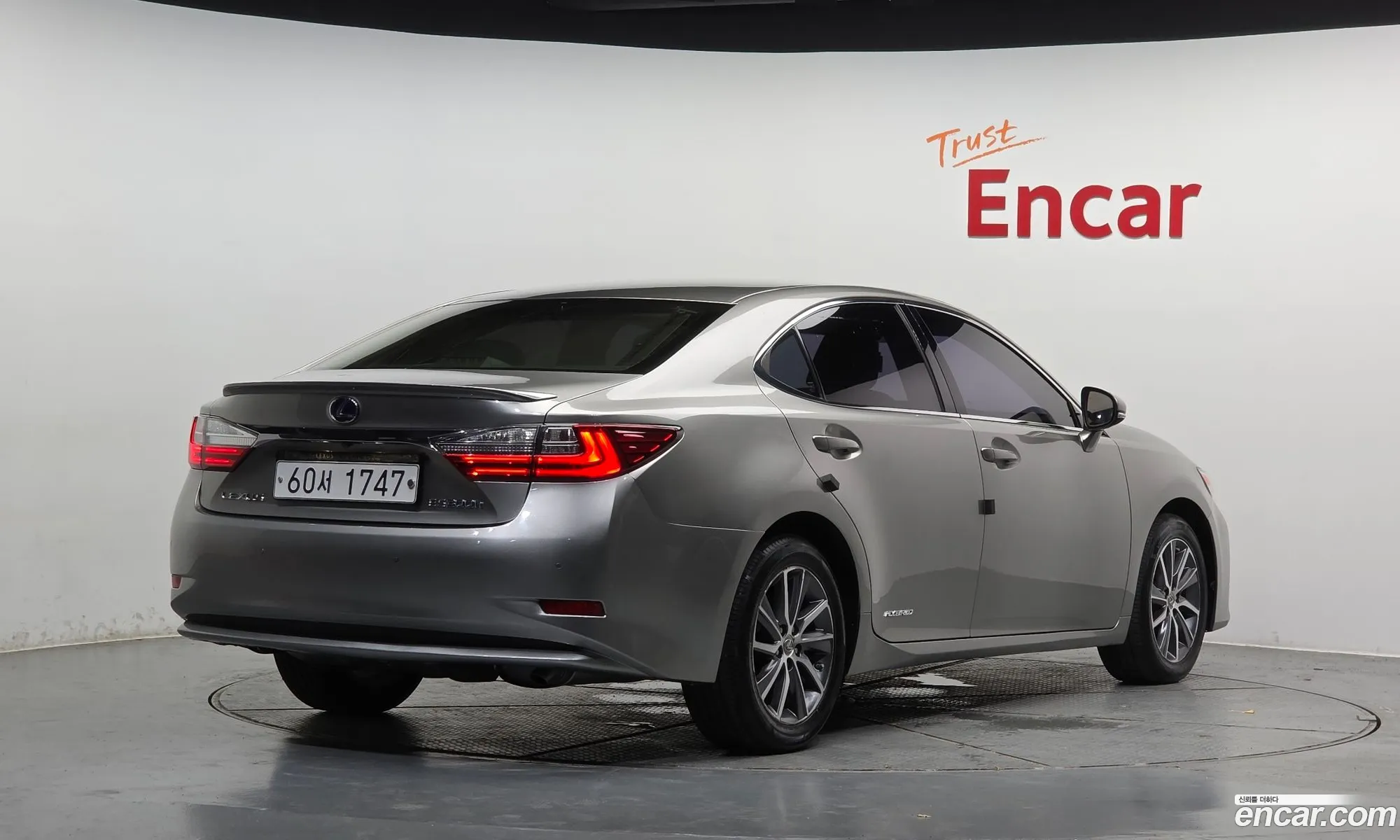 Lexus ES300h 2017 — 20