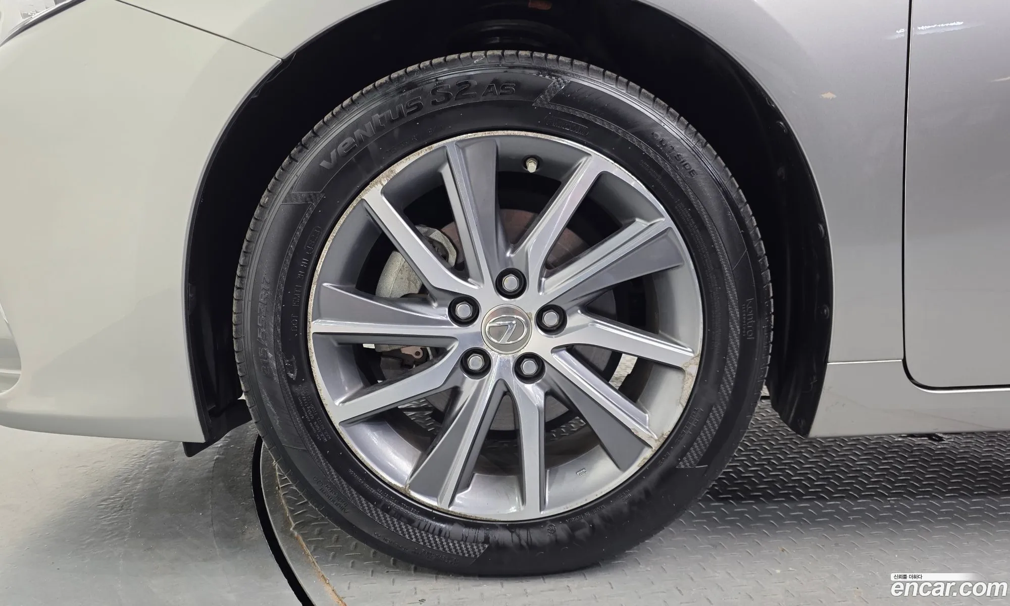Lexus ES300h 2017 — 10
