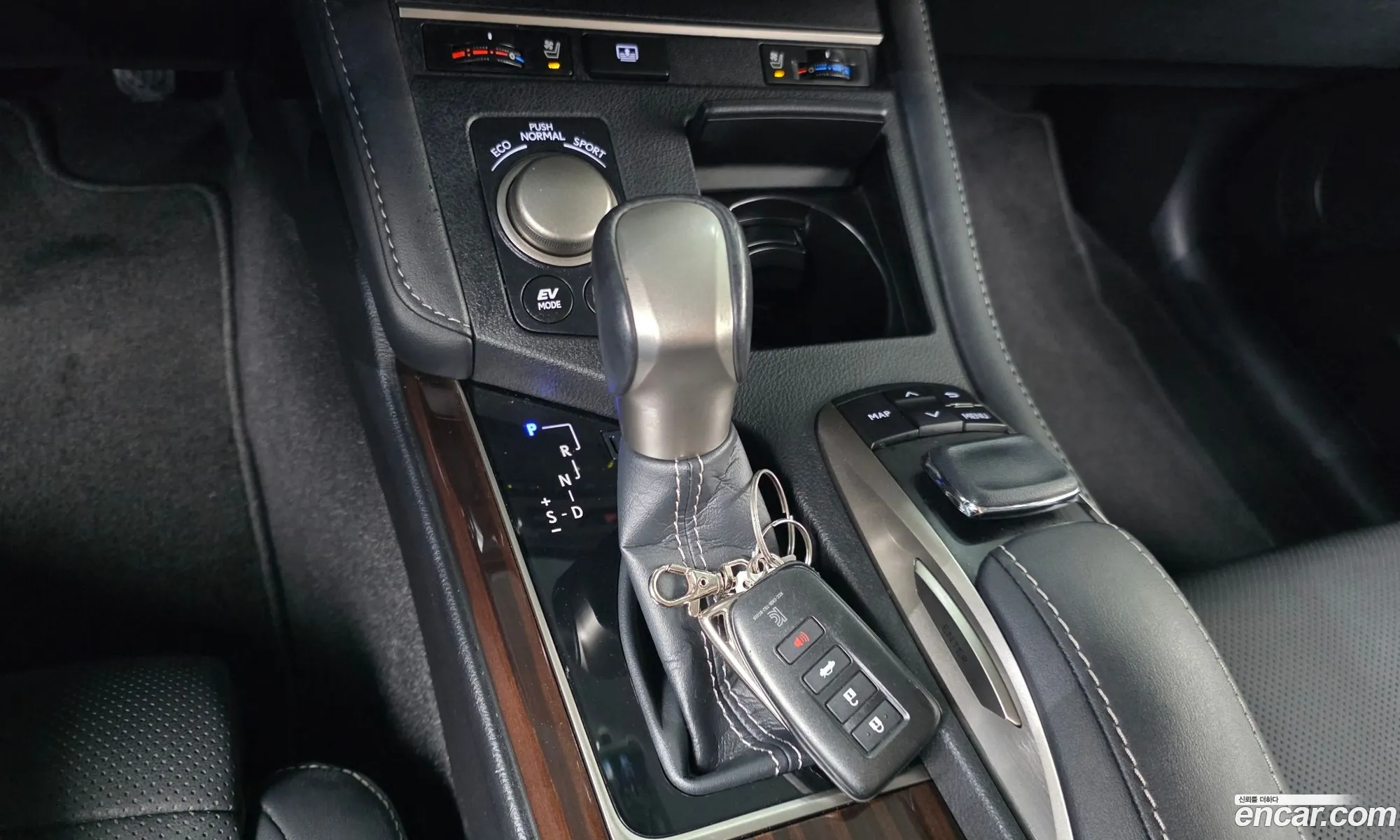 Lexus ES300h 2017 — 2