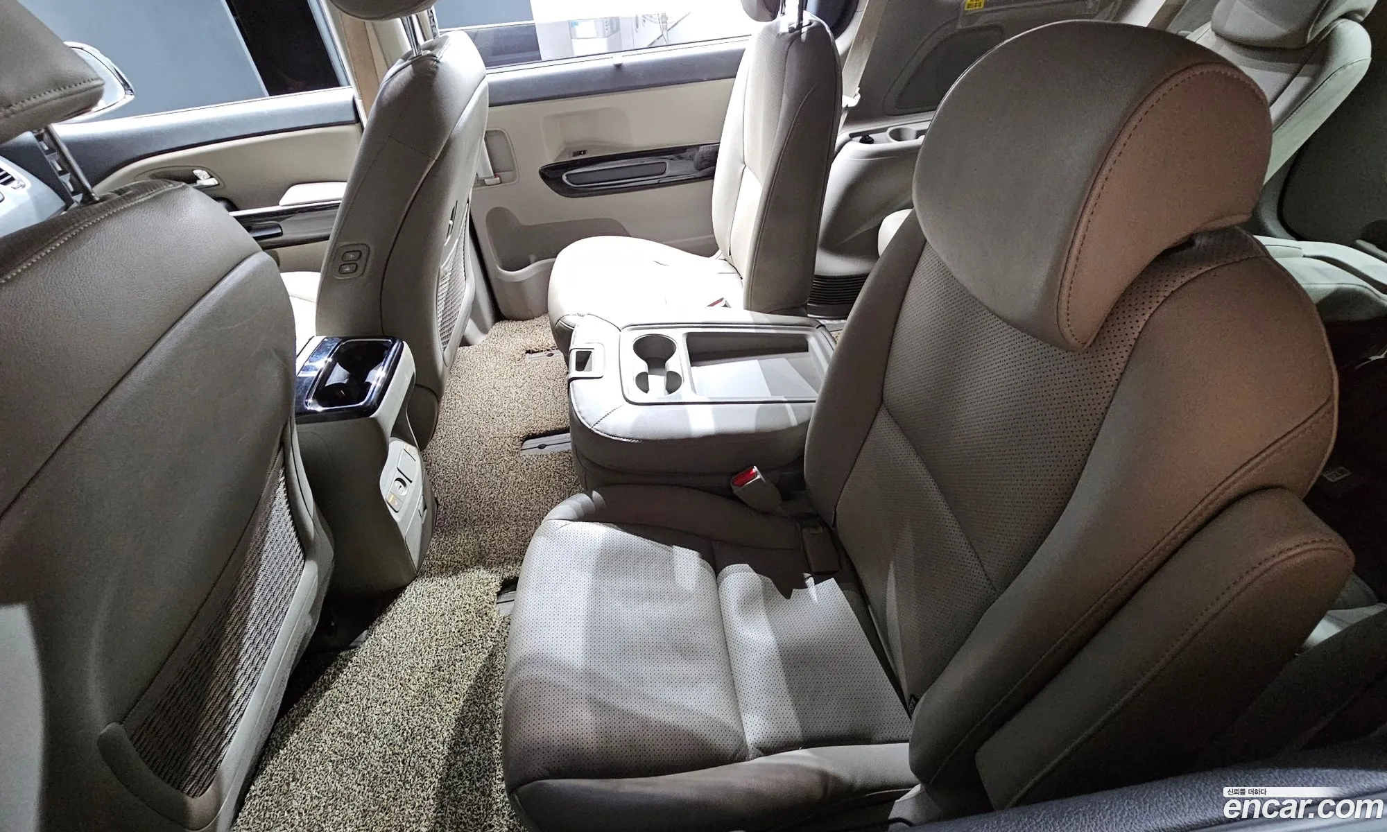 Kia Carnival 2018 KNHMF37ABKS499340 — 6