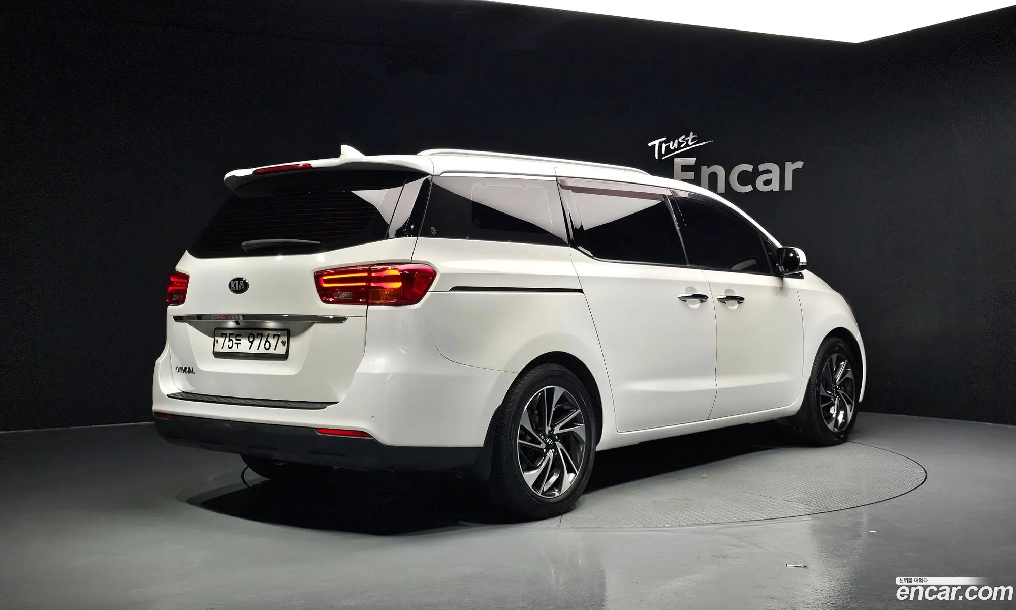 Kia Carnival 2018 KNHMF37ABKS499340 — 16