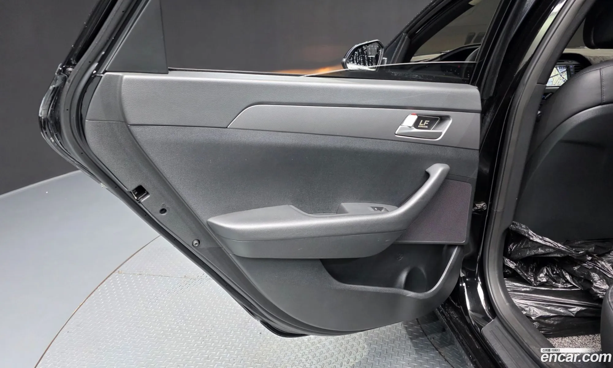 Hyundai LF Sonata 2015 KMHE341DBFA082604 — 23