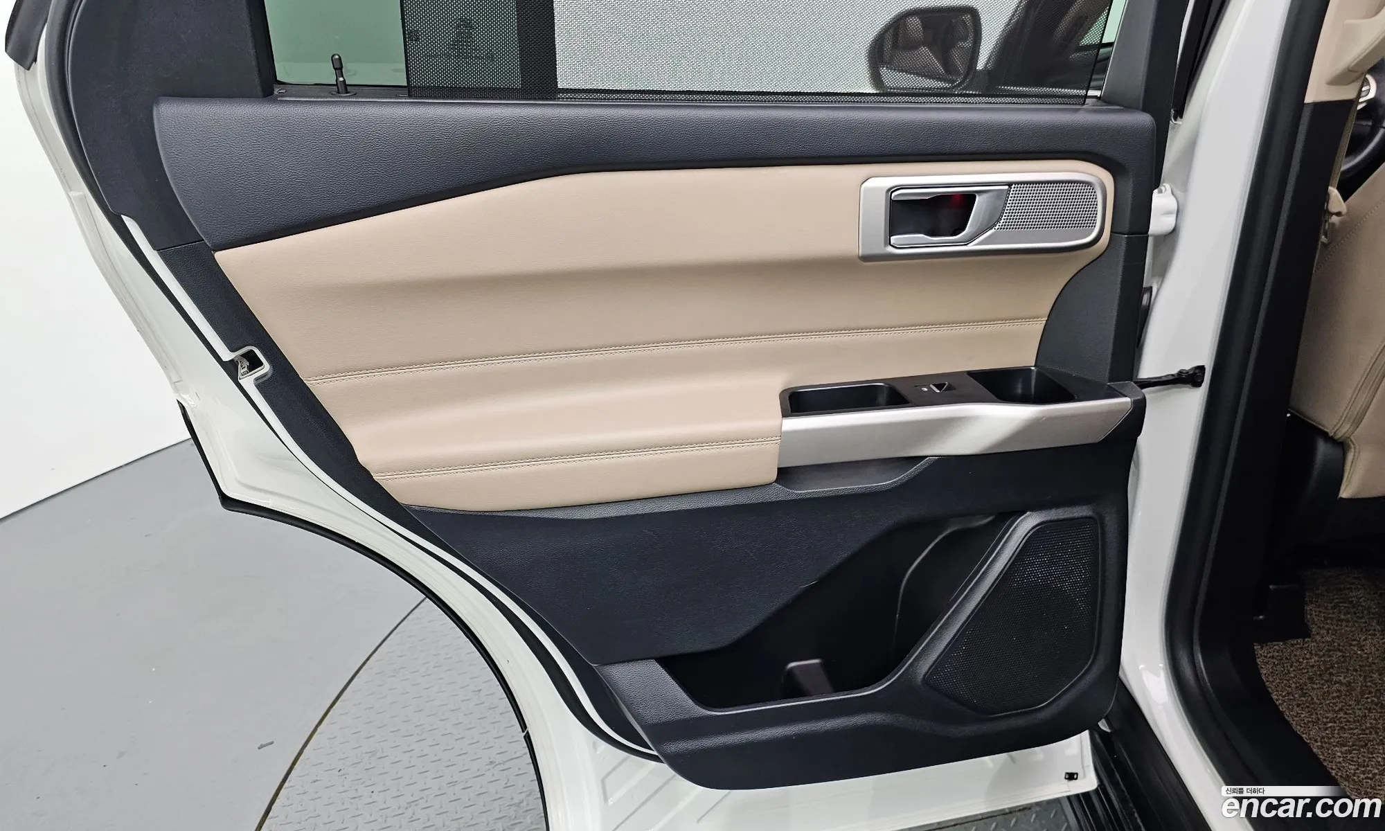 Ford Explorer 6th Gen 2023 1FMSK8FH8PGA39530 — 30