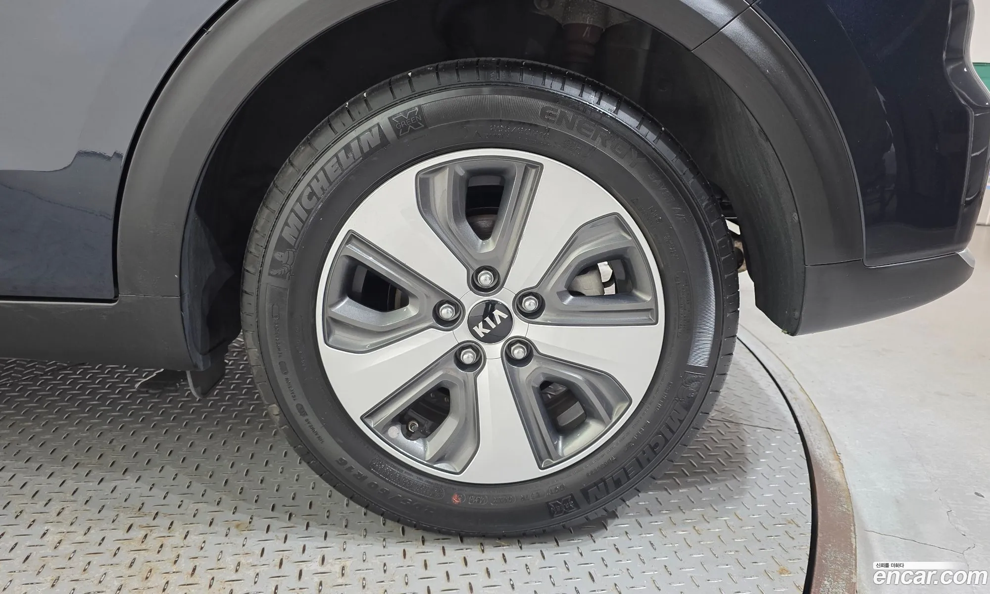 Kia Niro 2016 KNACB81CGHA001401 — 24