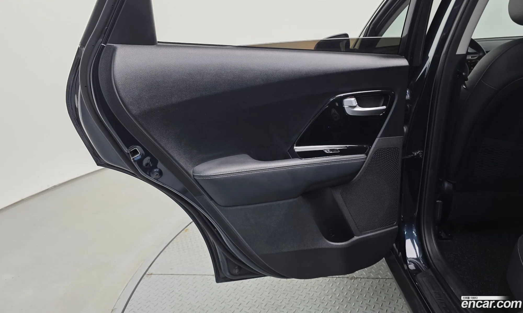 Kia Niro 2016 KNACB81CGHA001401 — 15