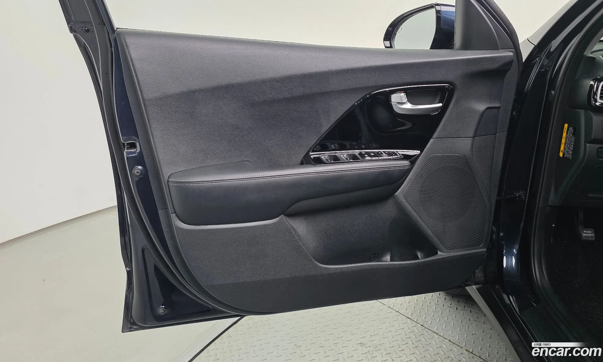 Kia Niro 2016 KNACB81CGHA001401 — 21