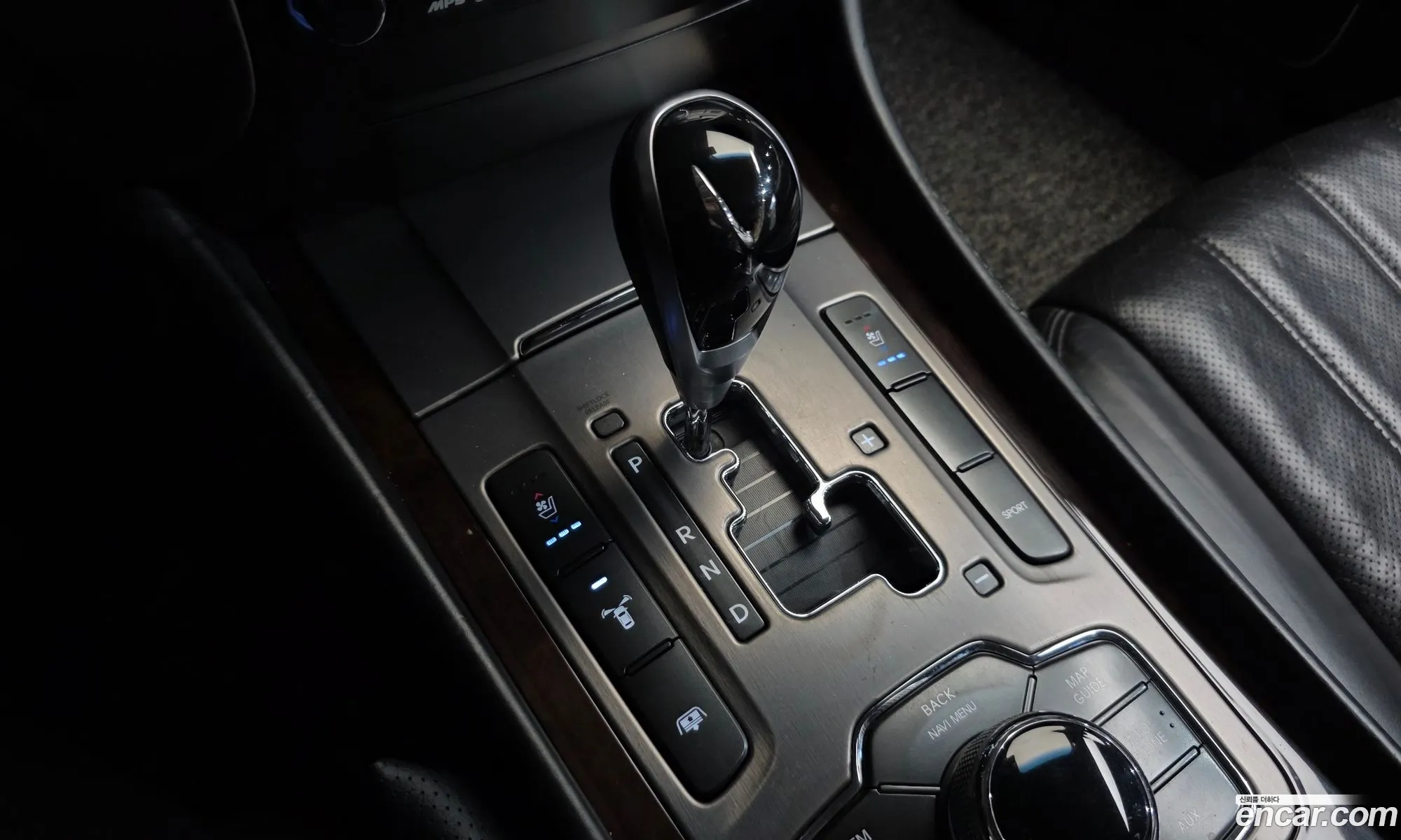 Hyundai Equus 2011 KMHGG41DBCU036847 — 13