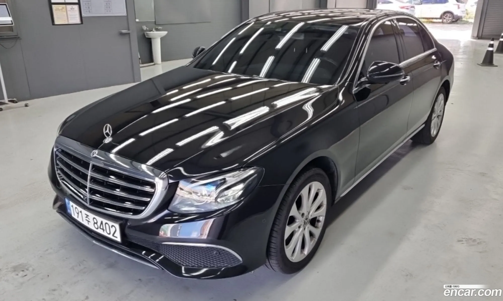 Mercedes-Benz E-Class W213 2018 — 14