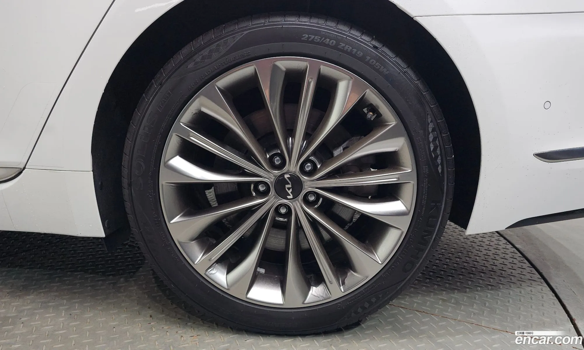 Kia K9 2021 — 15