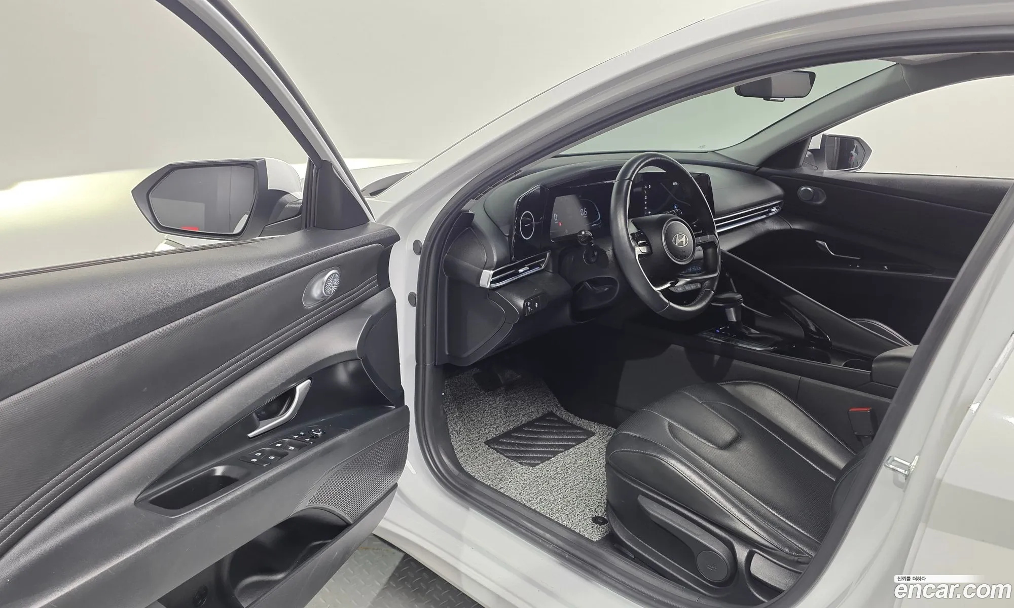 Hyundai Elantra 2023 KMHLN41EERU585772 — 17