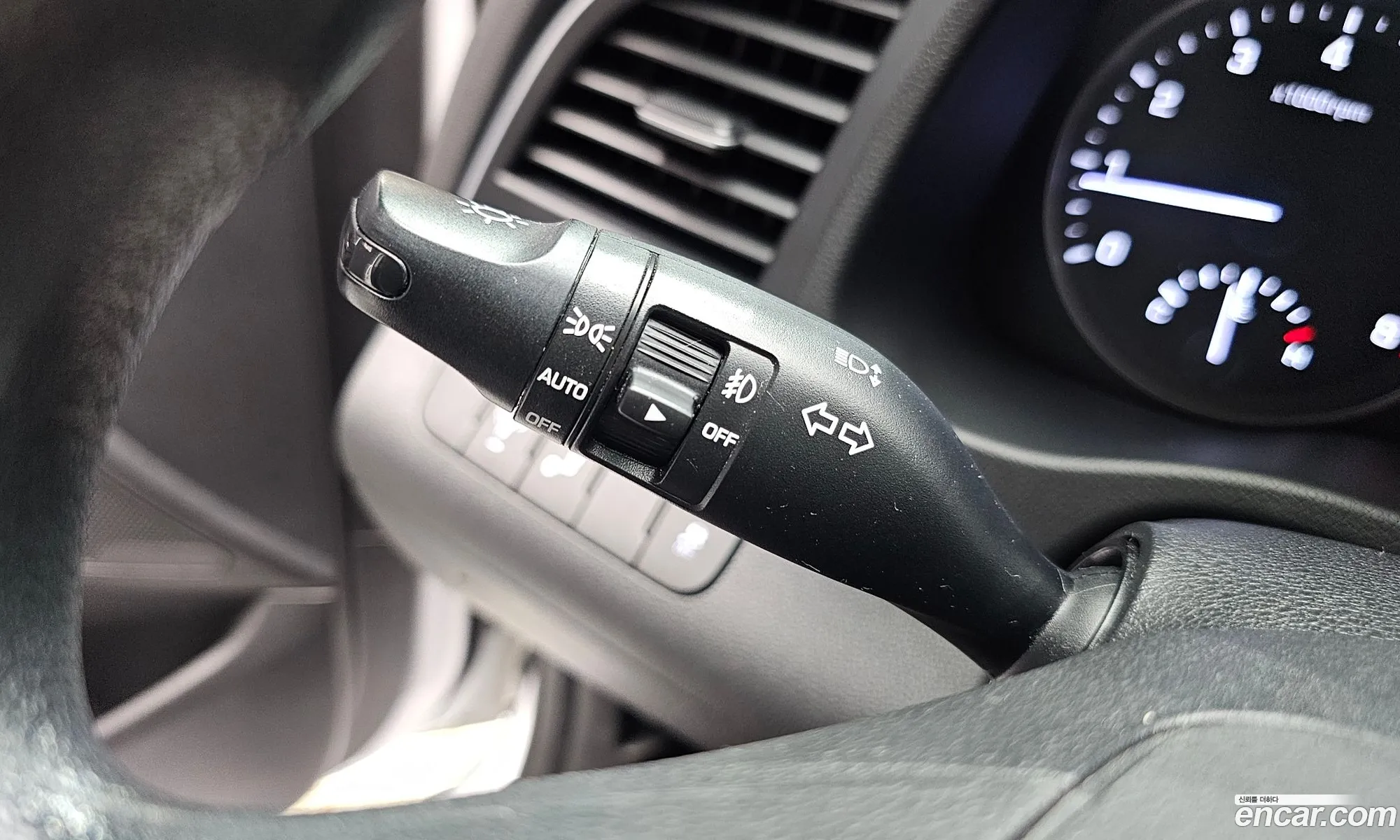 Hyundai Elantra AD 2018 — 21