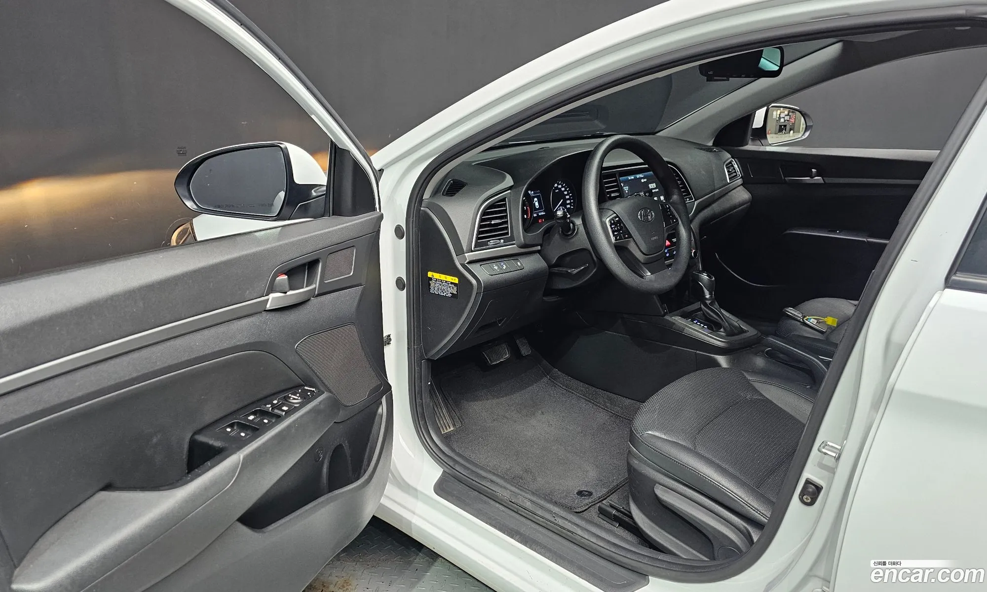 Hyundai Elantra AD 2018 — 19