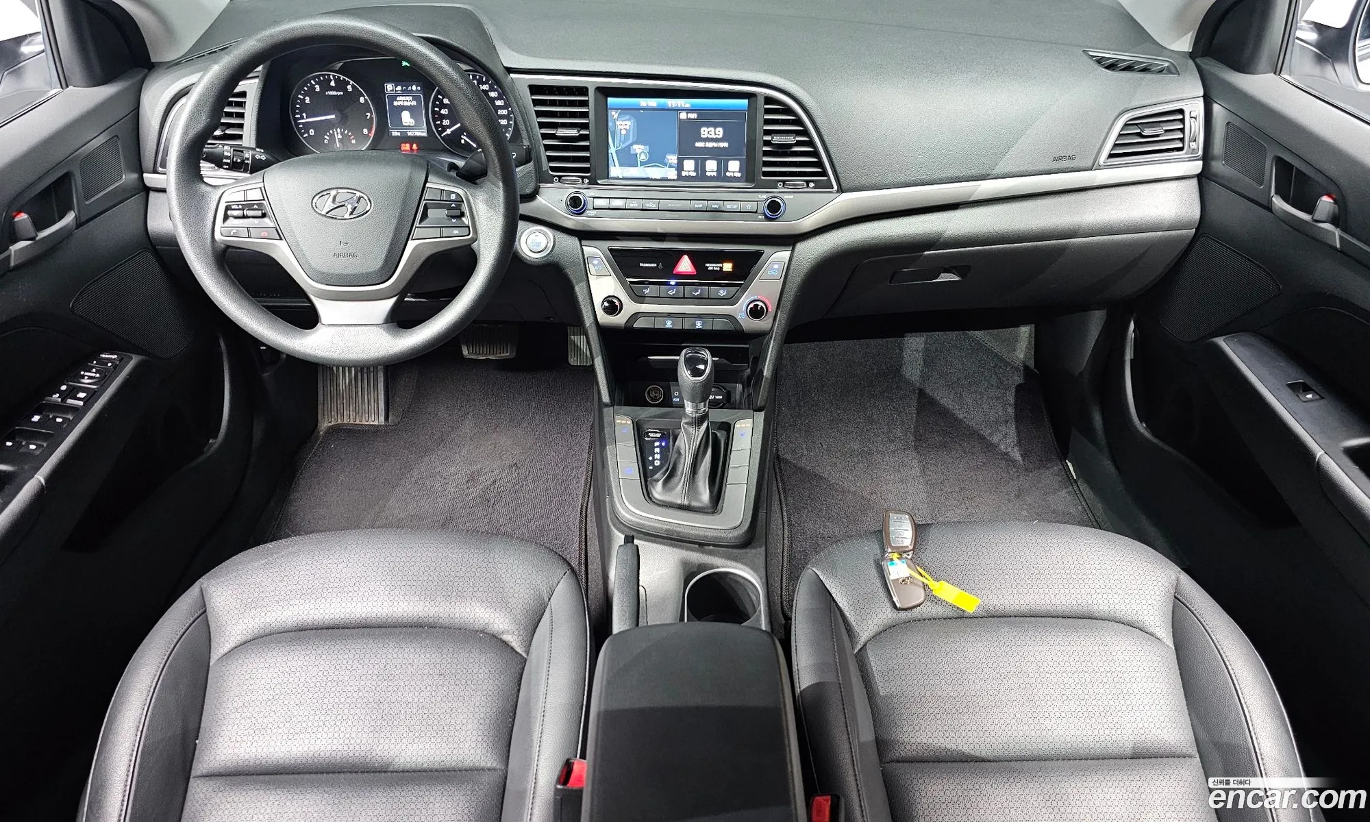 Hyundai Elantra AD 2018 — 10