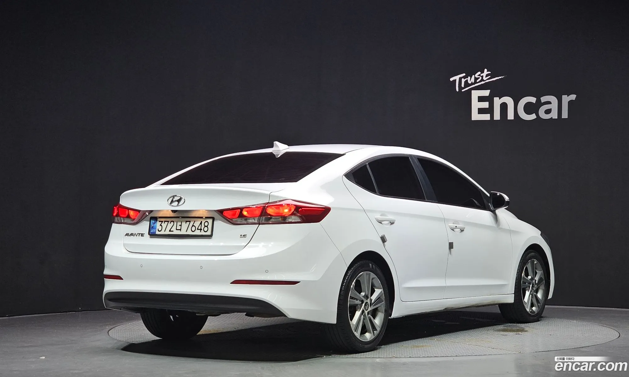 Hyundai Elantra AD 2018 — 12