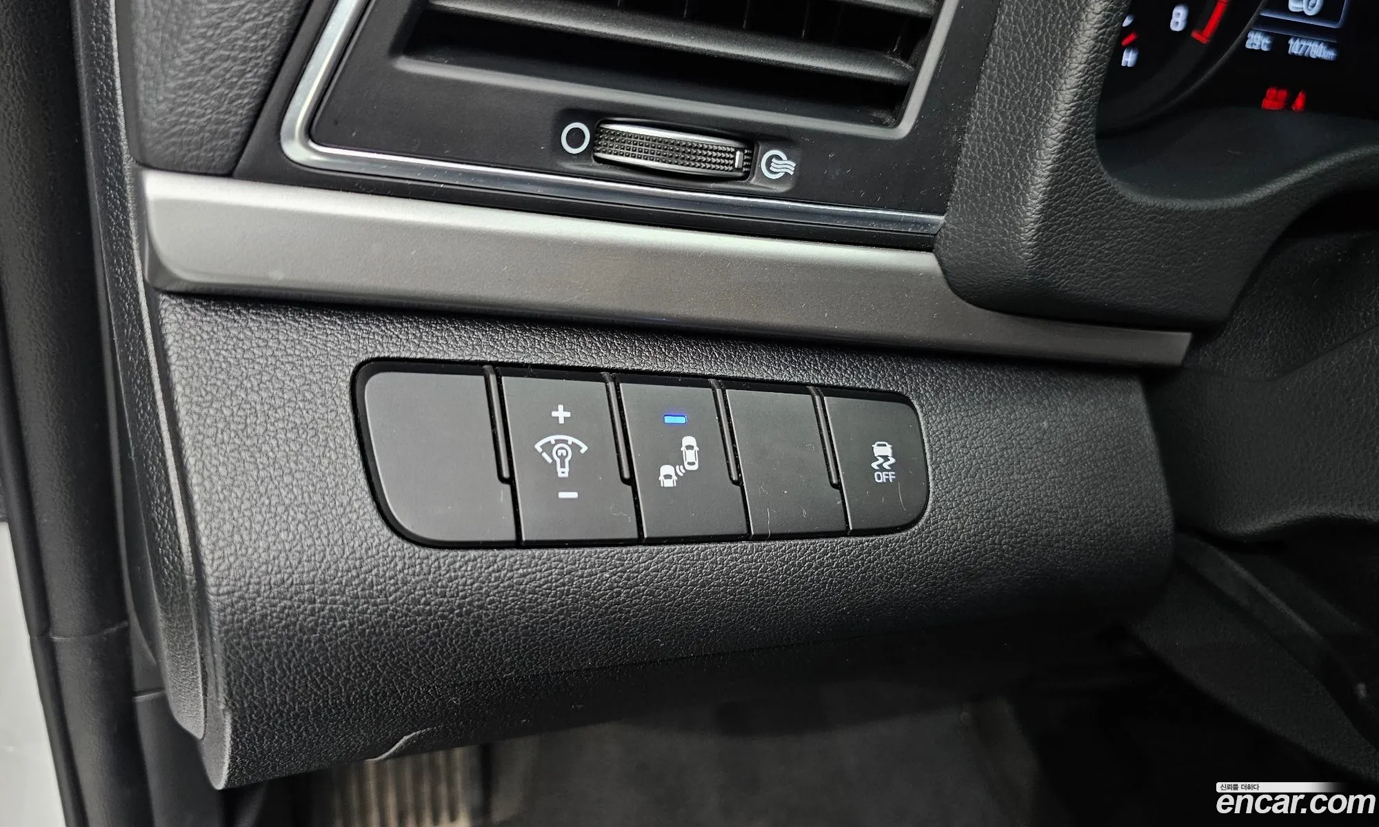 Hyundai Elantra AD 2018 — 5