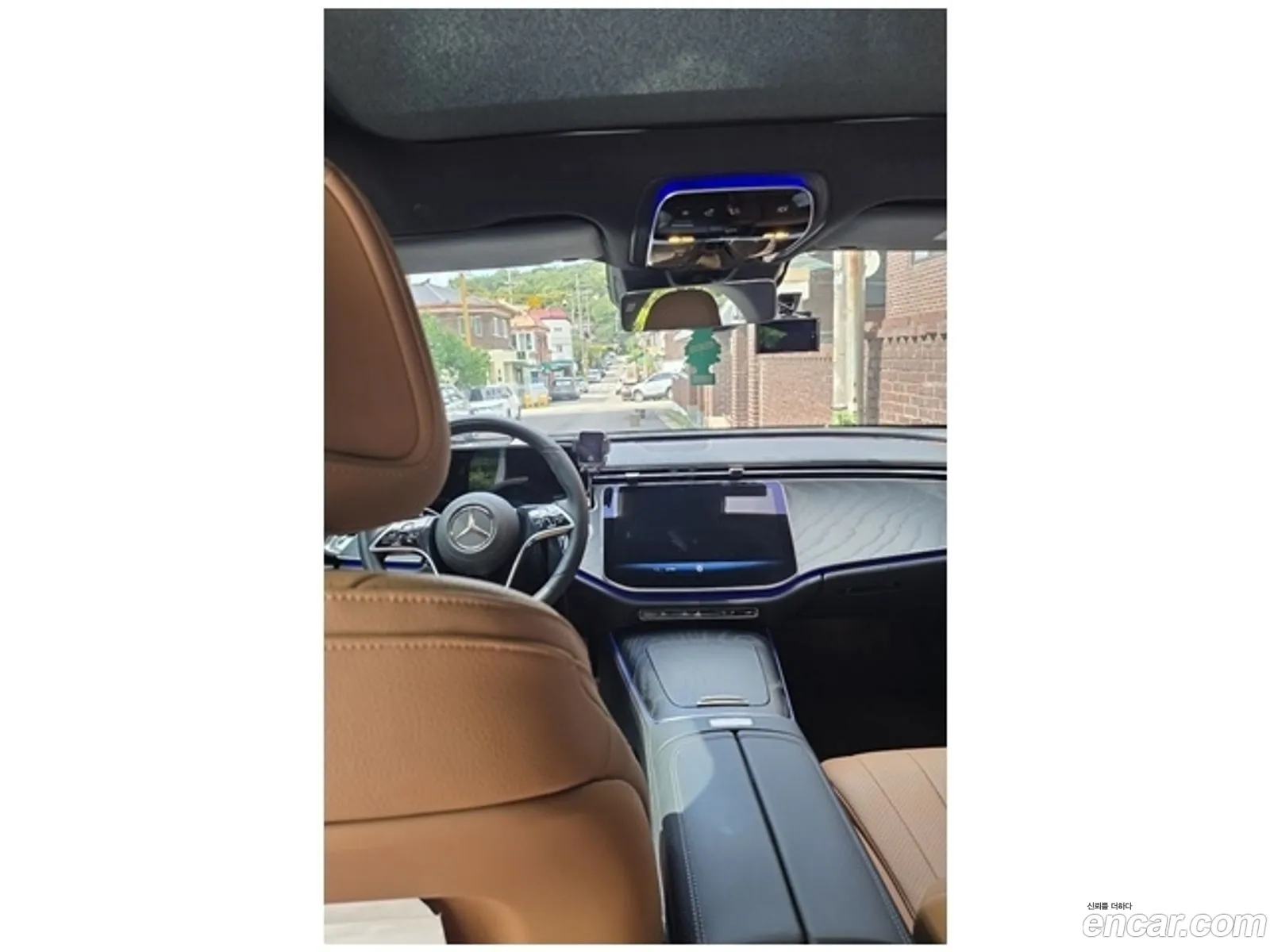 Mercedes-Benz E-Class W214 2024 — 11