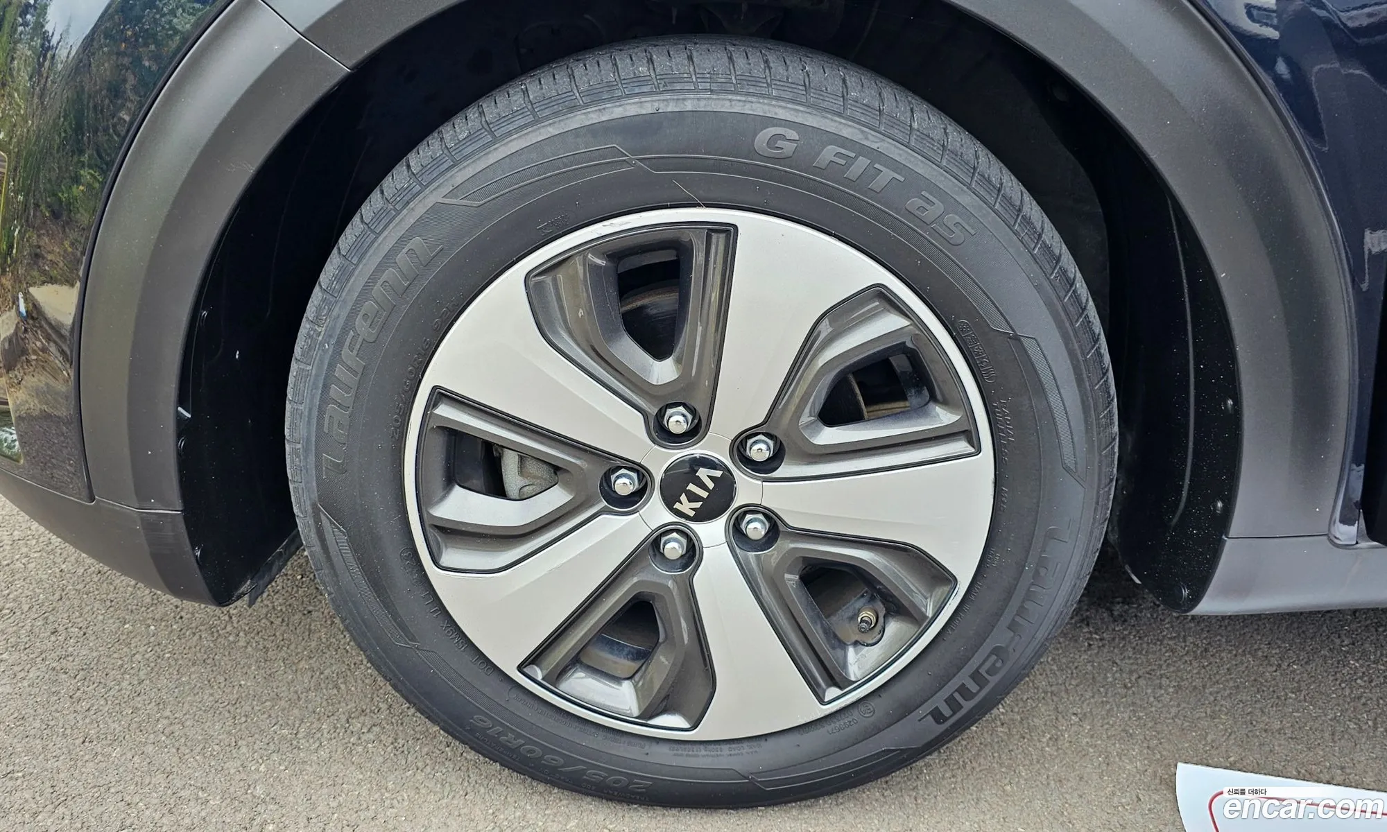Kia Niro 2016 KNACB81CGHA022692 — 4