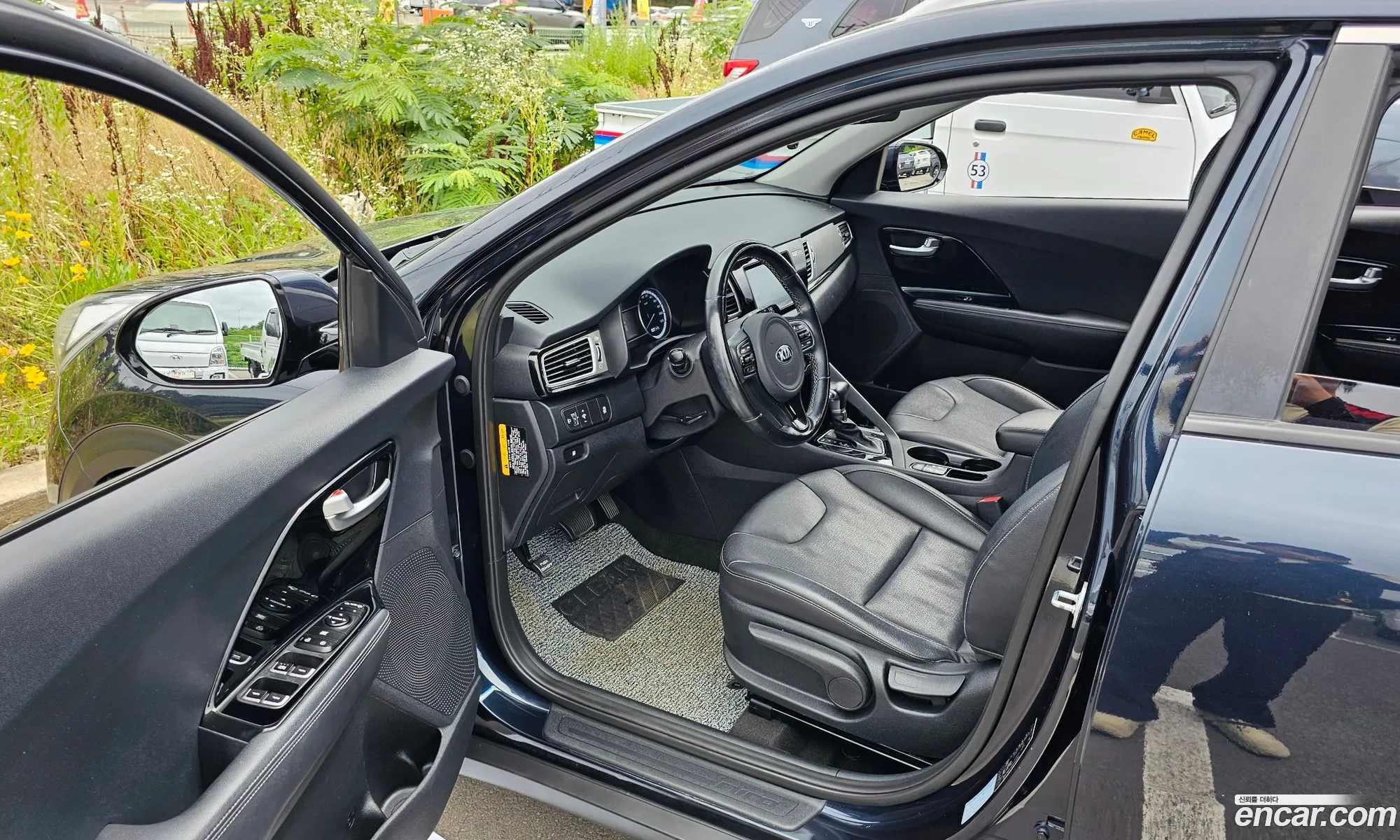 Kia Niro 2016 KNACB81CGHA022692 — 7