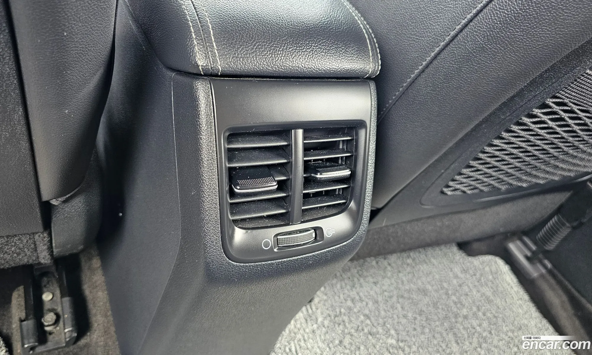Kia Niro 2016 KNACB81CGHA022692 — 3