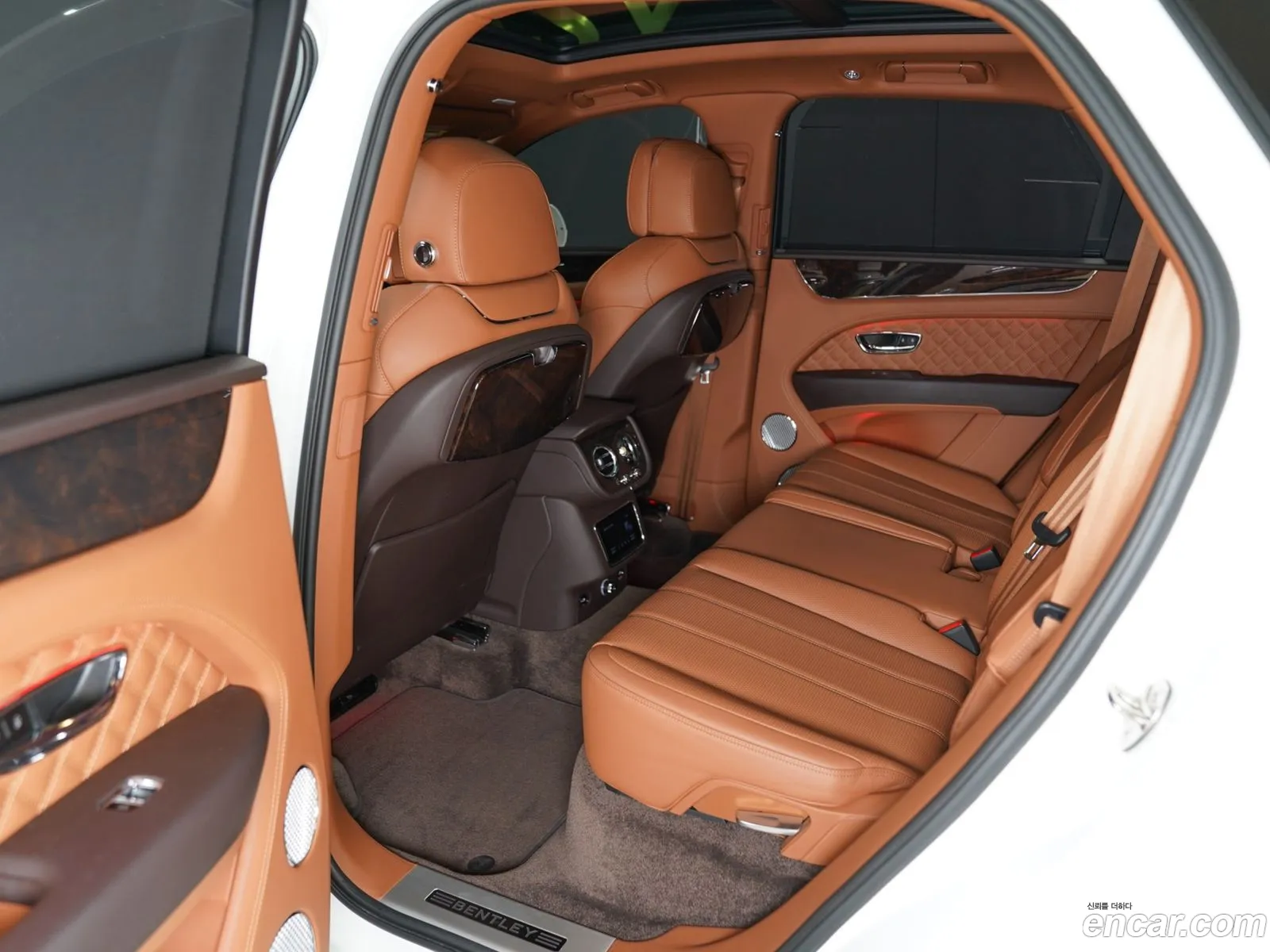 Bentley Bentayga 2022 — 12