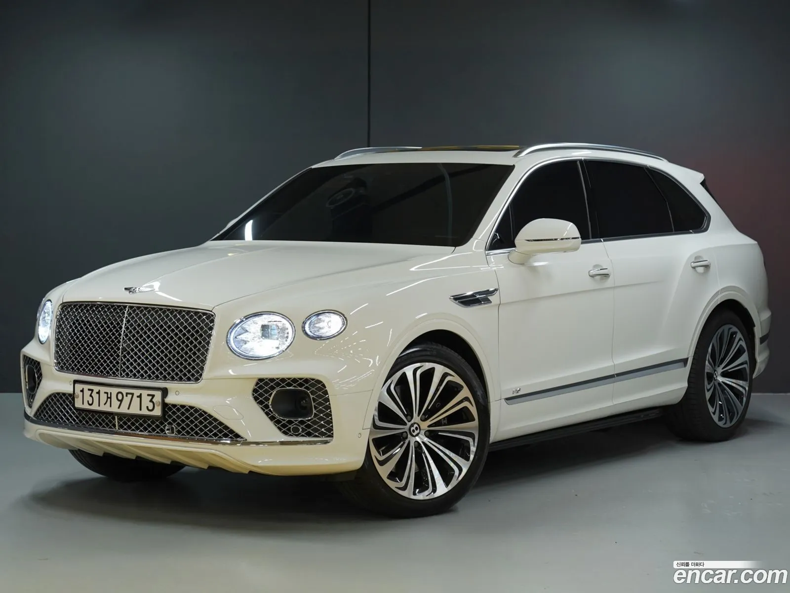 Bentley Bentayga 2022 — 11