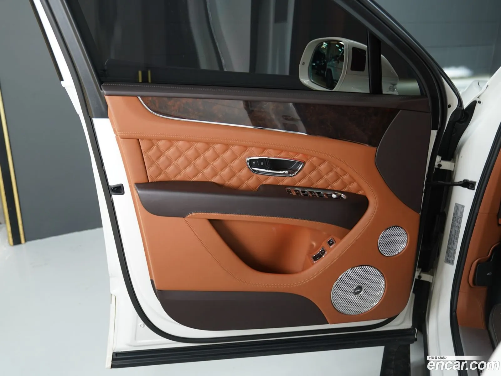 Bentley Bentayga 2022 — 6