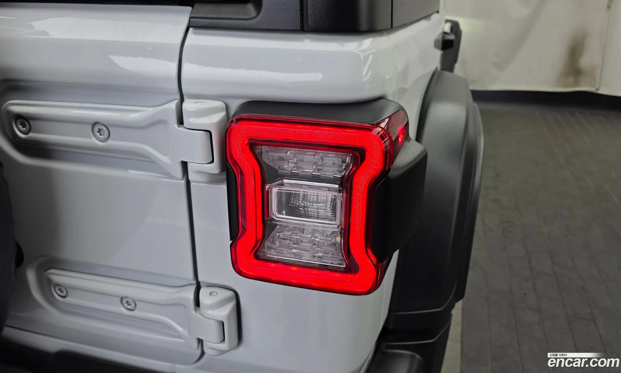 Jeep Wrangler 2020 — 14